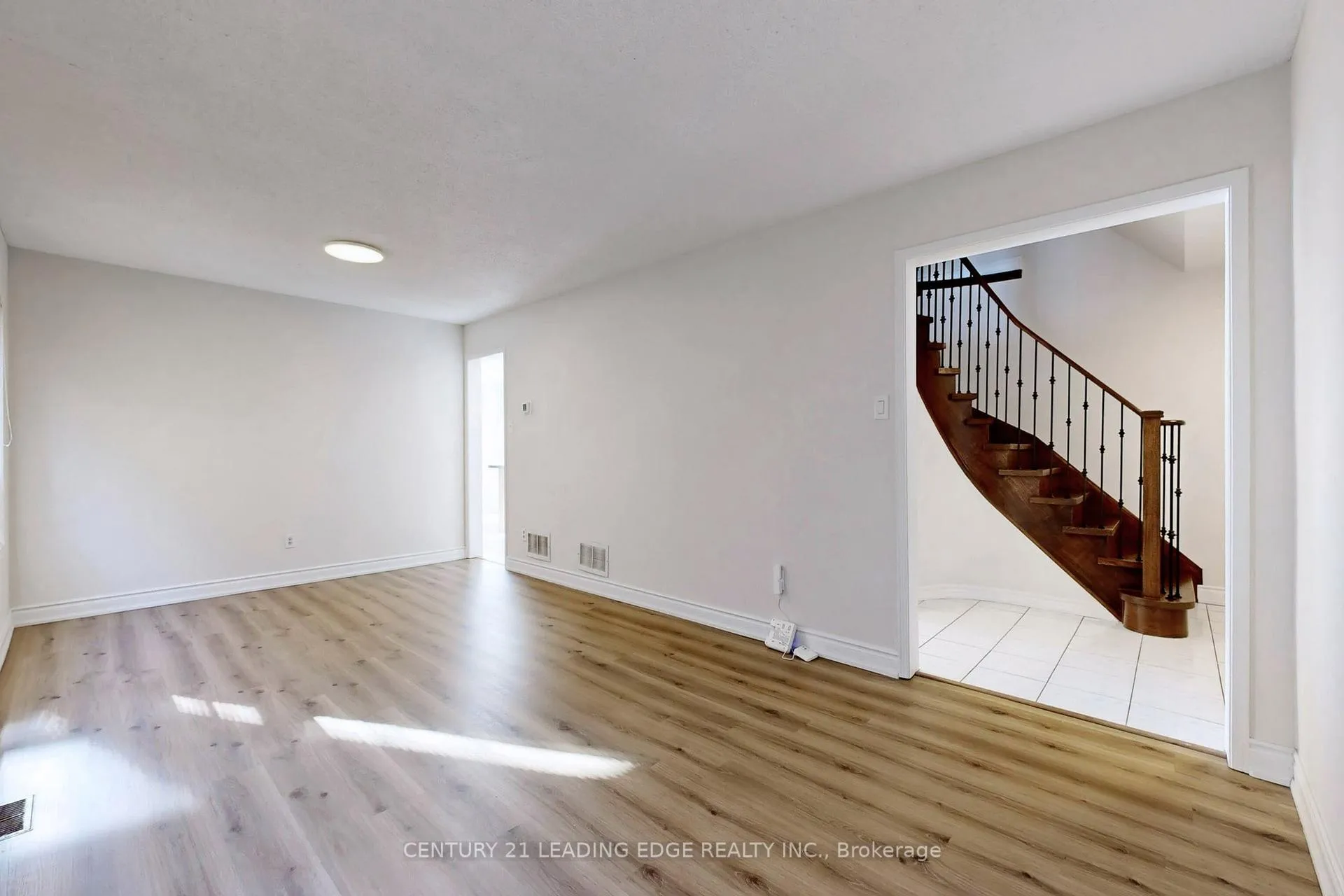 Photo 7 of Unit Main Floor, 107 Joycedale Street, Markham, Middlefield — HOMEH