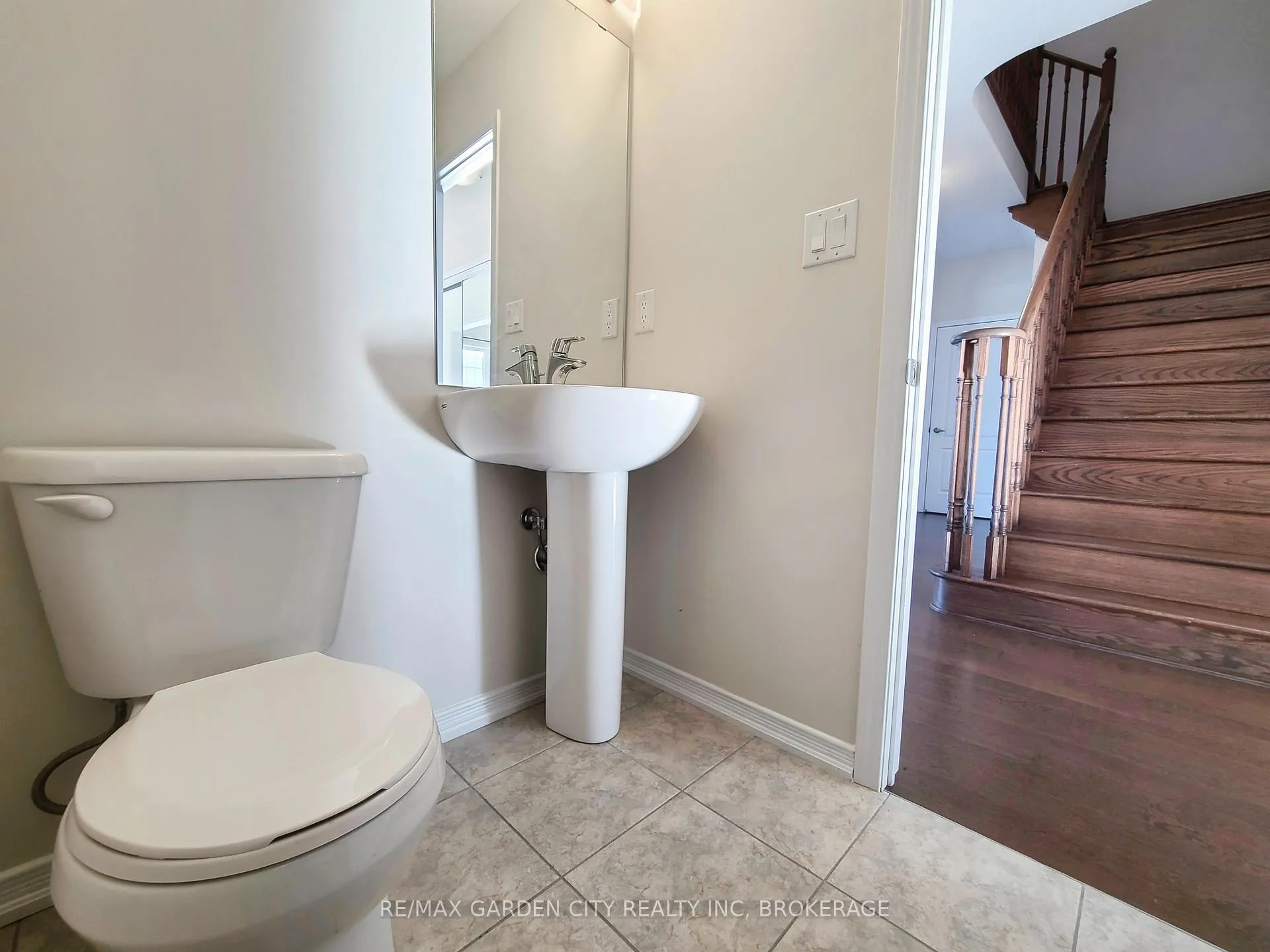 Photo 16 of 22 Esther Crescent, Thorold, Hurricane/Merrittville — HOMEH
