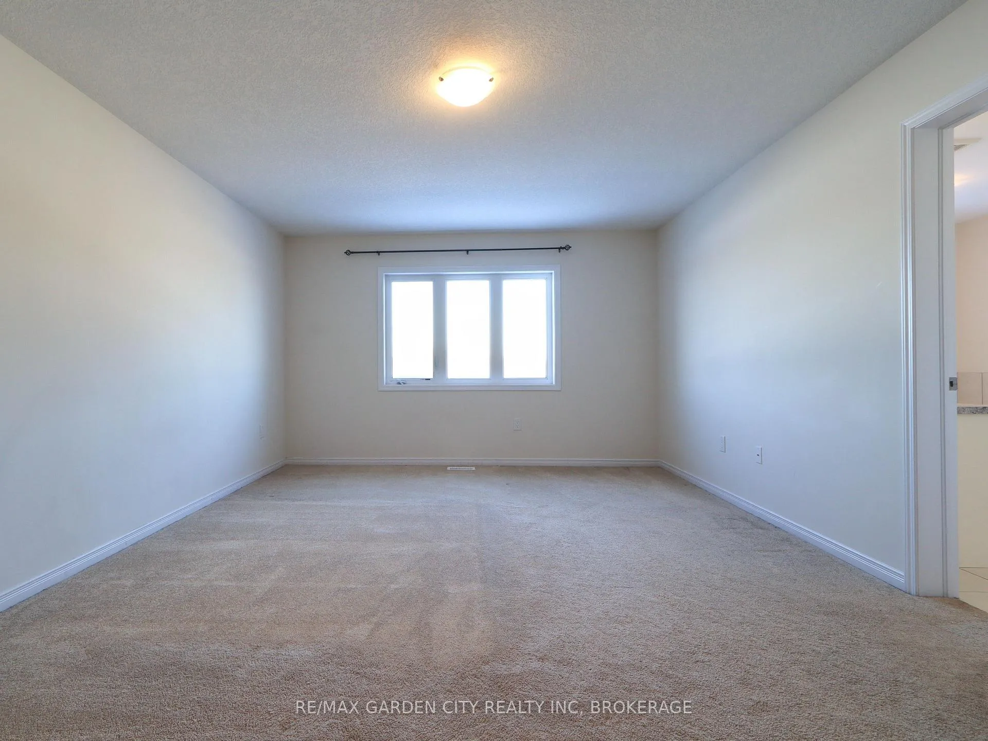Photo 18 of 22 Esther Crescent, Thorold, Hurricane/Merrittville — HOMEH