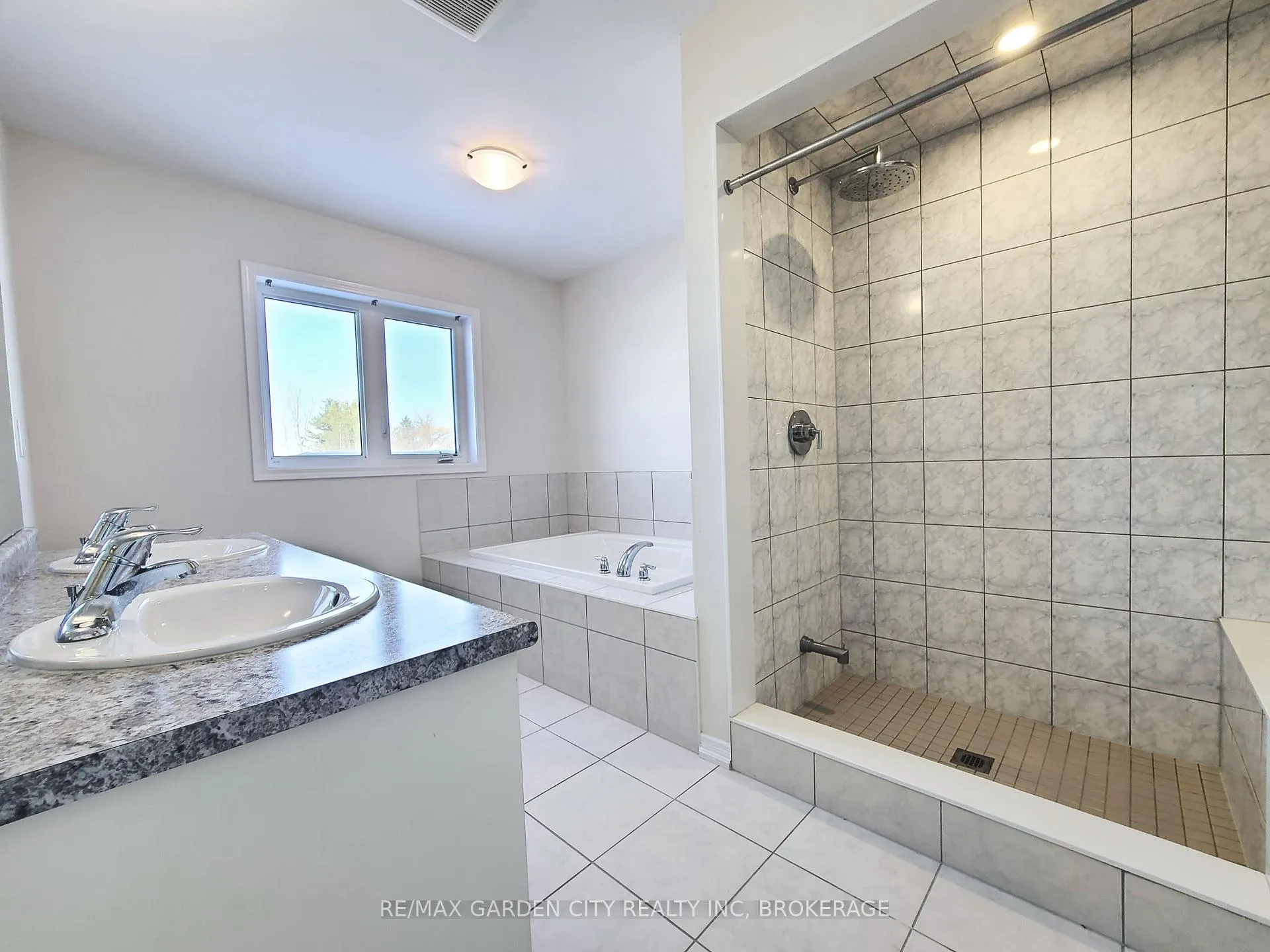 Photo 20 of 22 Esther Crescent, Thorold, Hurricane/Merrittville — HOMEH