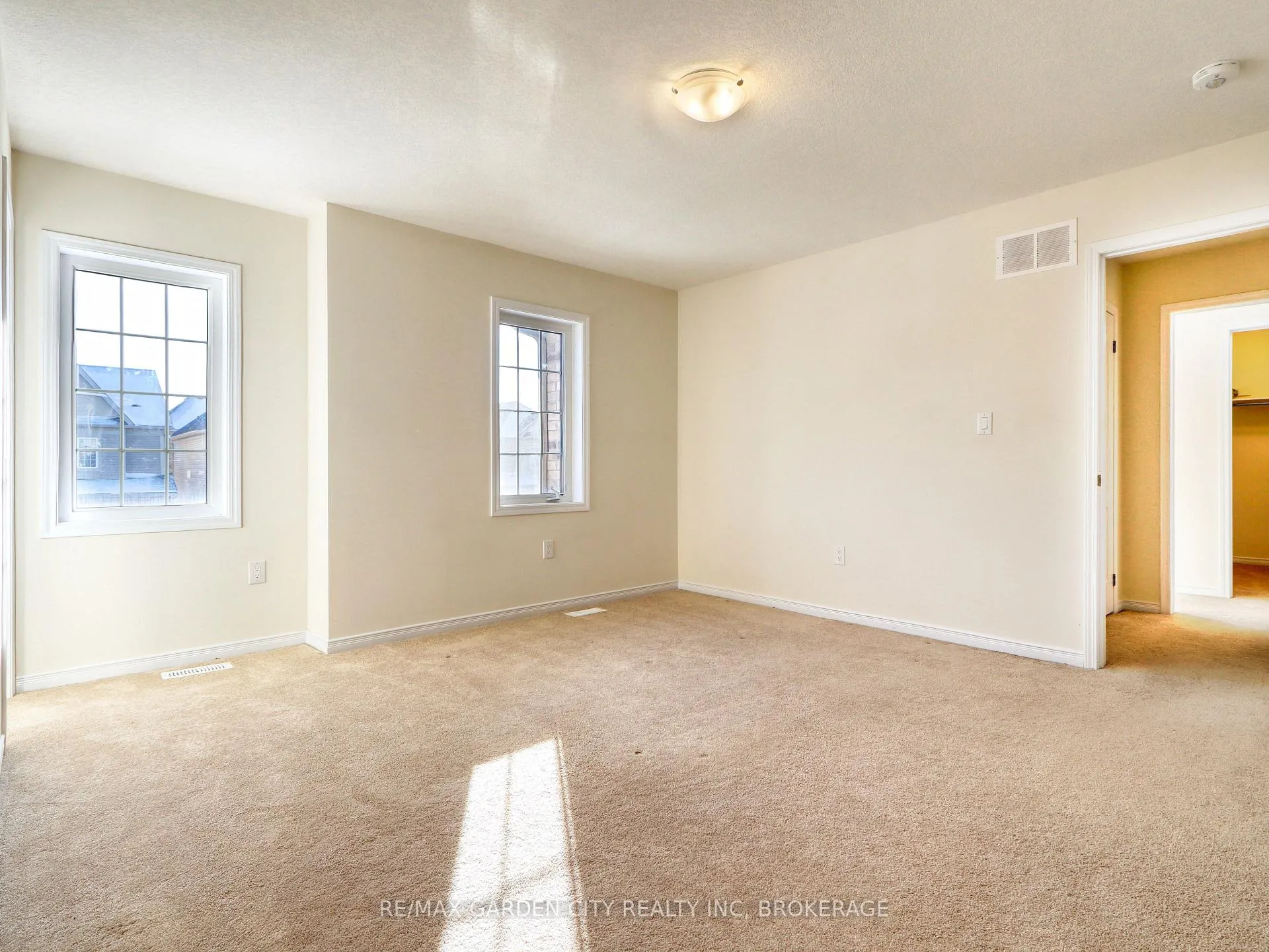 Photo 27 of 22 Esther Crescent, Thorold, Hurricane/Merrittville — HOMEH