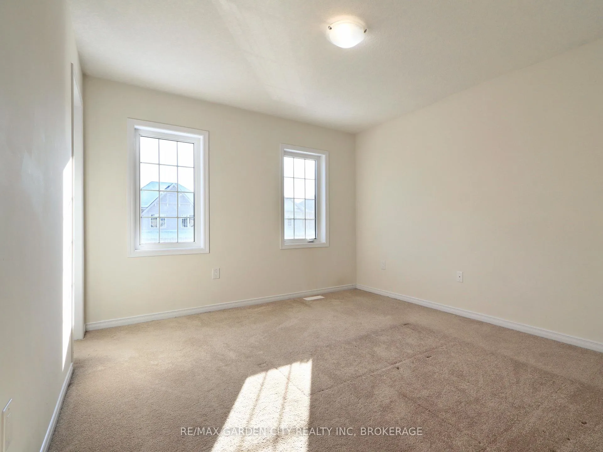 Photo 28 of 22 Esther Crescent, Thorold, Hurricane/Merrittville — HOMEH