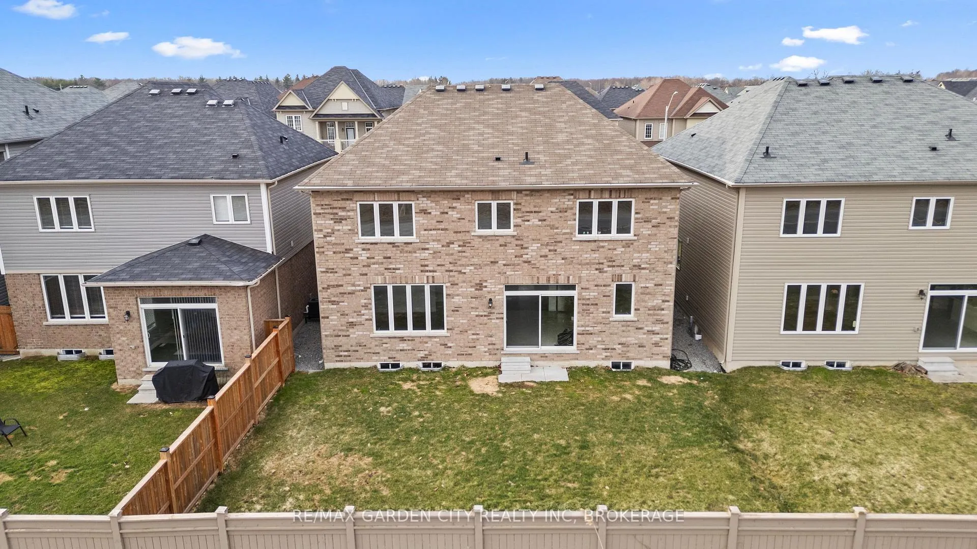 Photo 34 of 22 Esther Crescent, Thorold, Hurricane/Merrittville — HOMEH