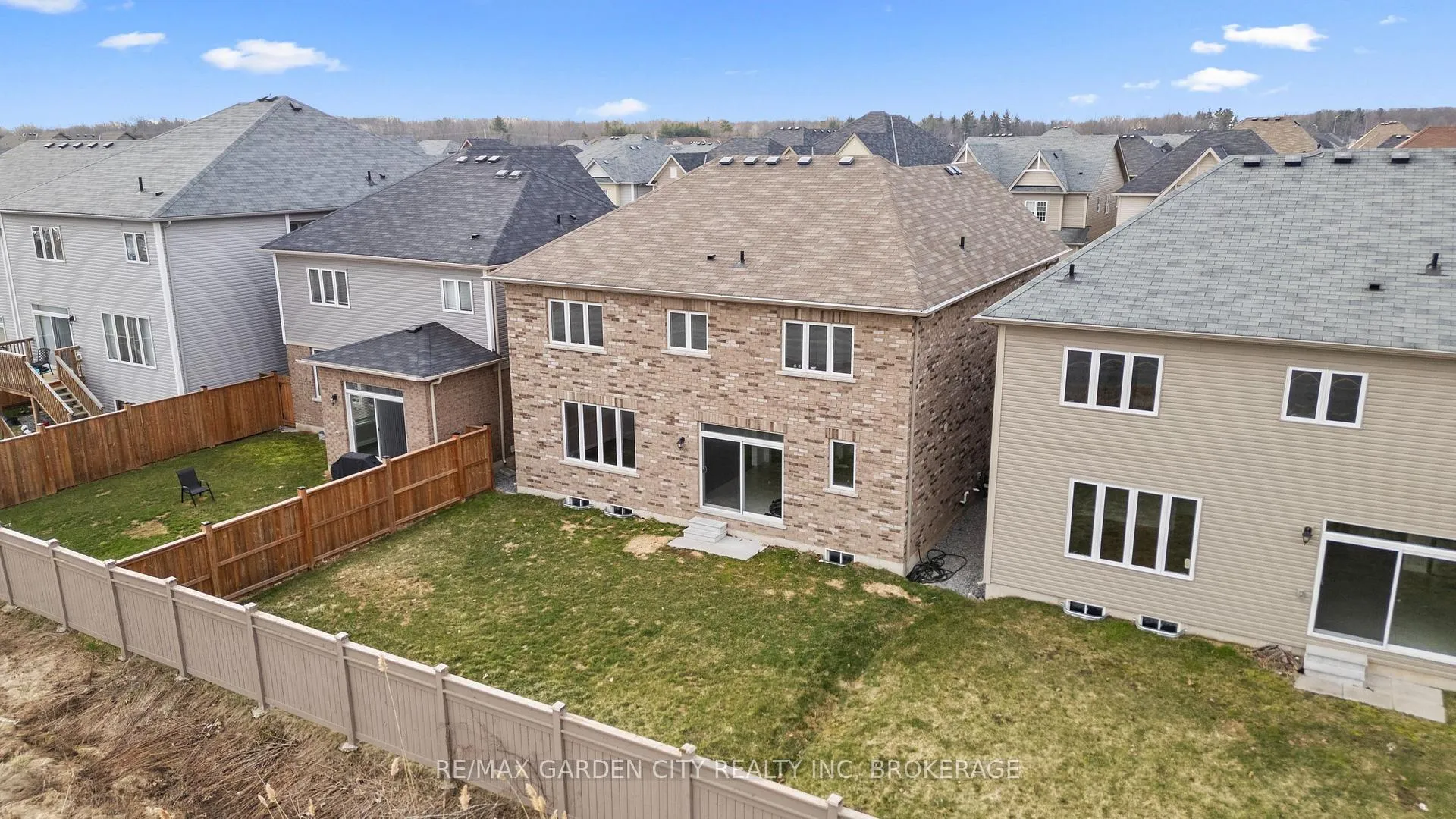 Photo 35 of 22 Esther Crescent, Thorold, Hurricane/Merrittville — HOMEH