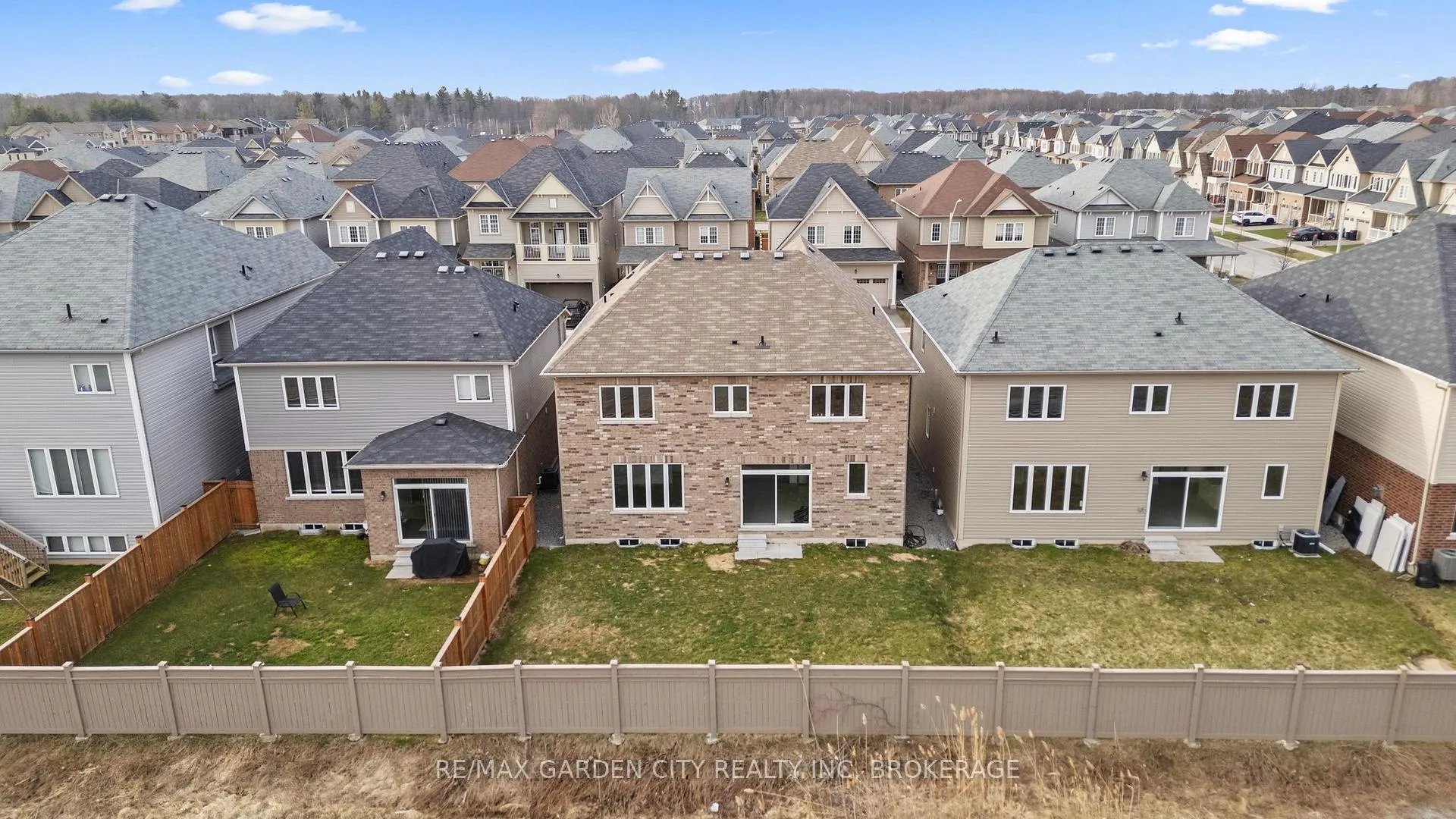 Photo 36 of 22 Esther Crescent, Thorold, Hurricane/Merrittville — HOMEH