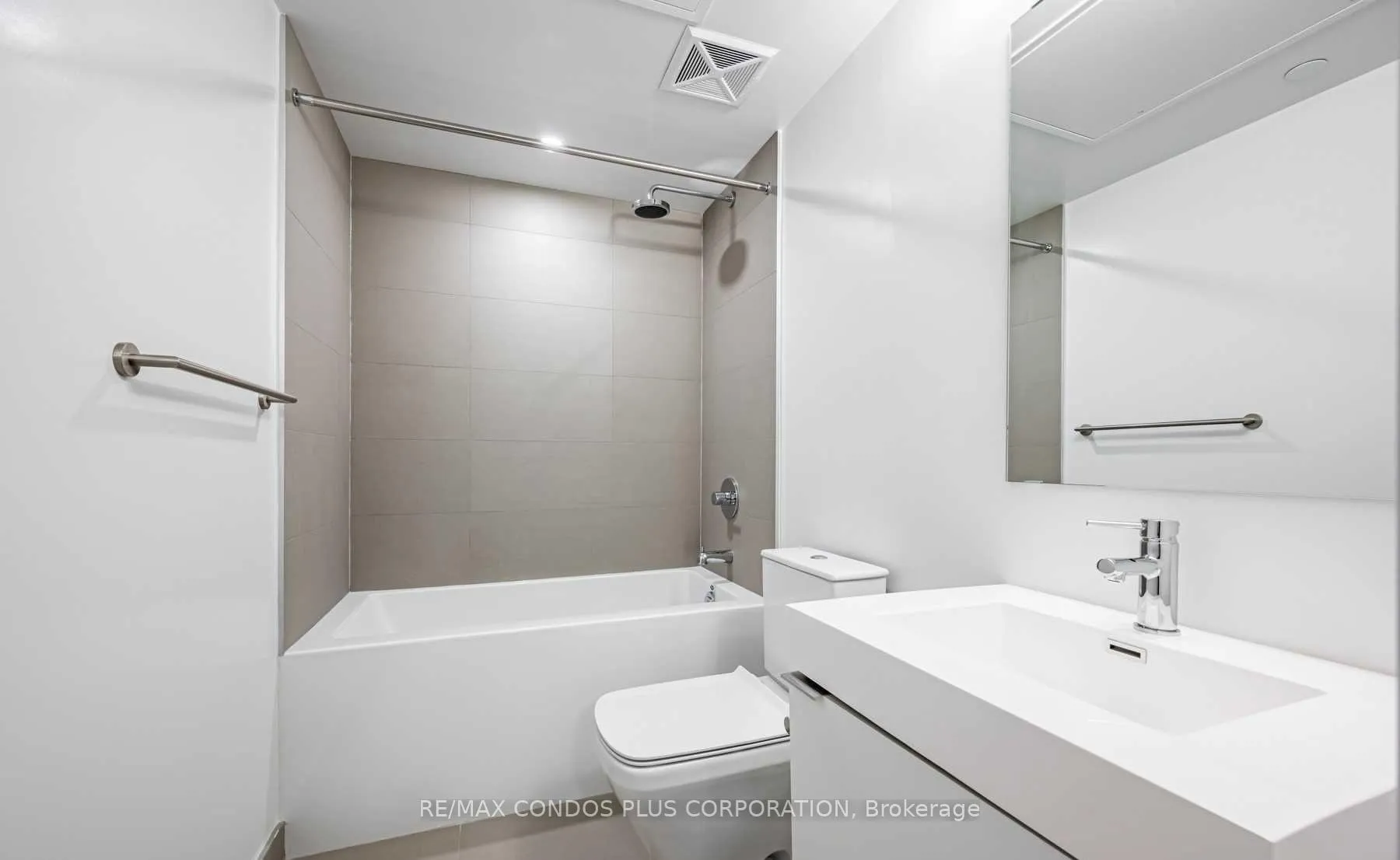 Photo 7 of Unit 1406, 99 Foxbar Road, Toronto, Yonge-St. Clair — HOMEH