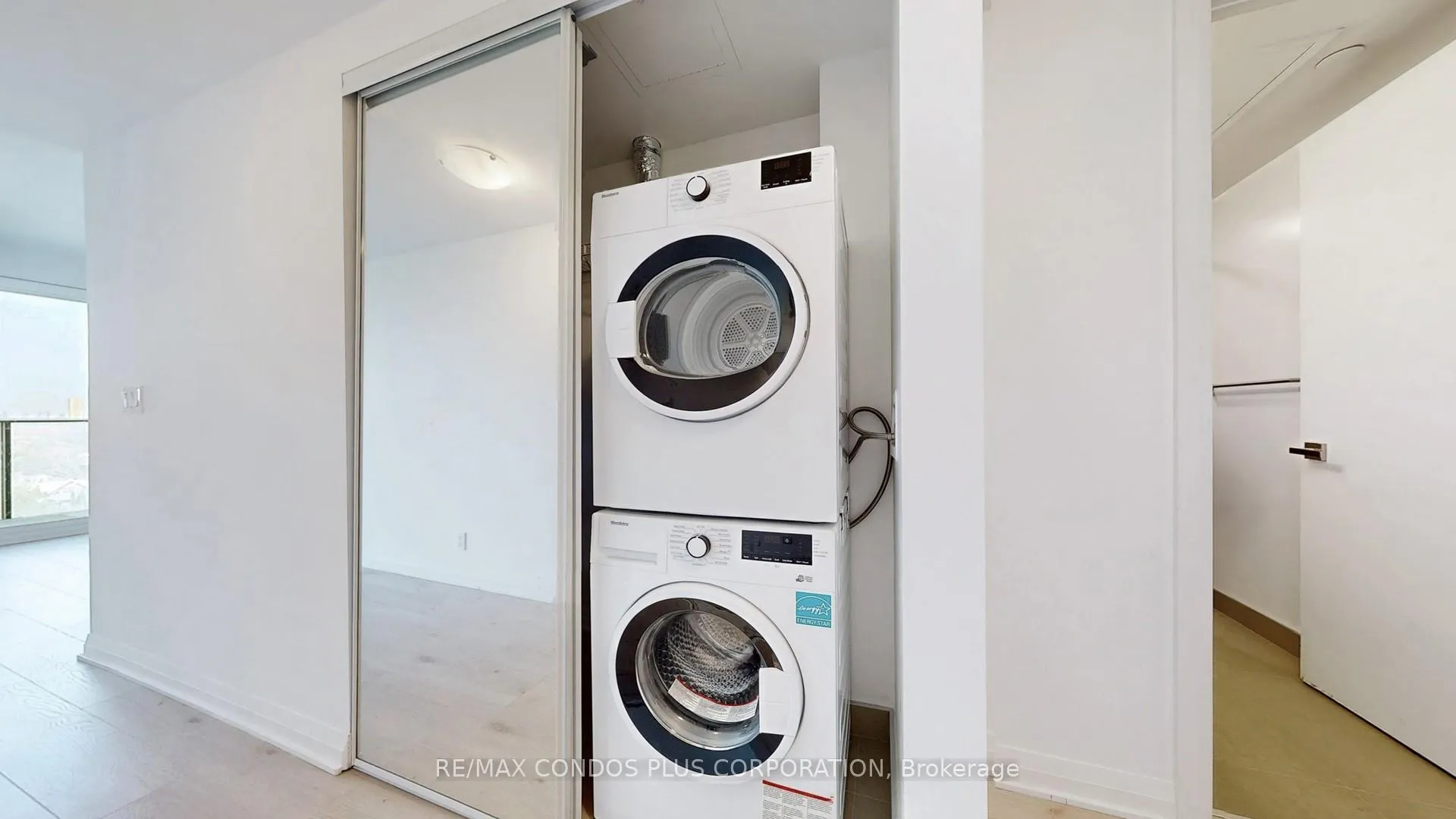 Photo 8 of Unit 1406, 99 Foxbar Road, Toronto, Yonge-St. Clair — HOMEH