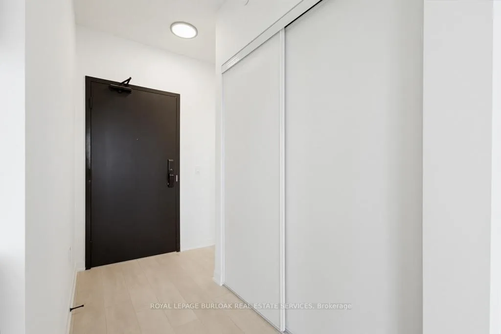 Photo 5 of Unit 208, 4878 Powers Common, Burlington, Alton — HOMEH