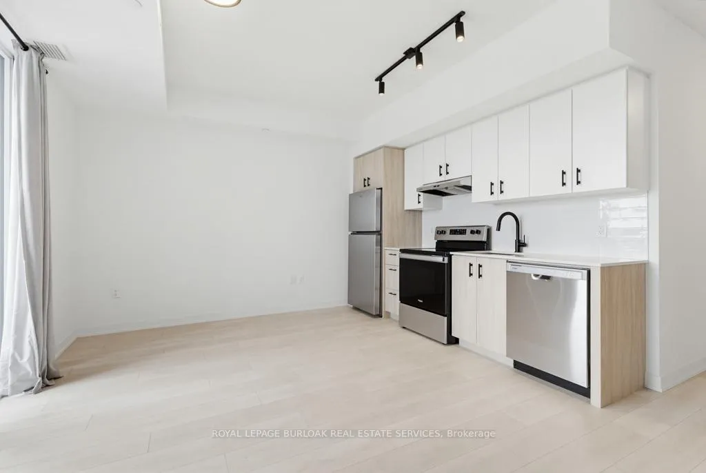 Photo 8 of Unit 208, 4878 Powers Common, Burlington, Alton — HOMEH