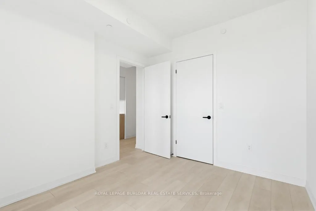 Photo 14 of Unit 208, 4878 Powers Common, Burlington, Alton — HOMEH