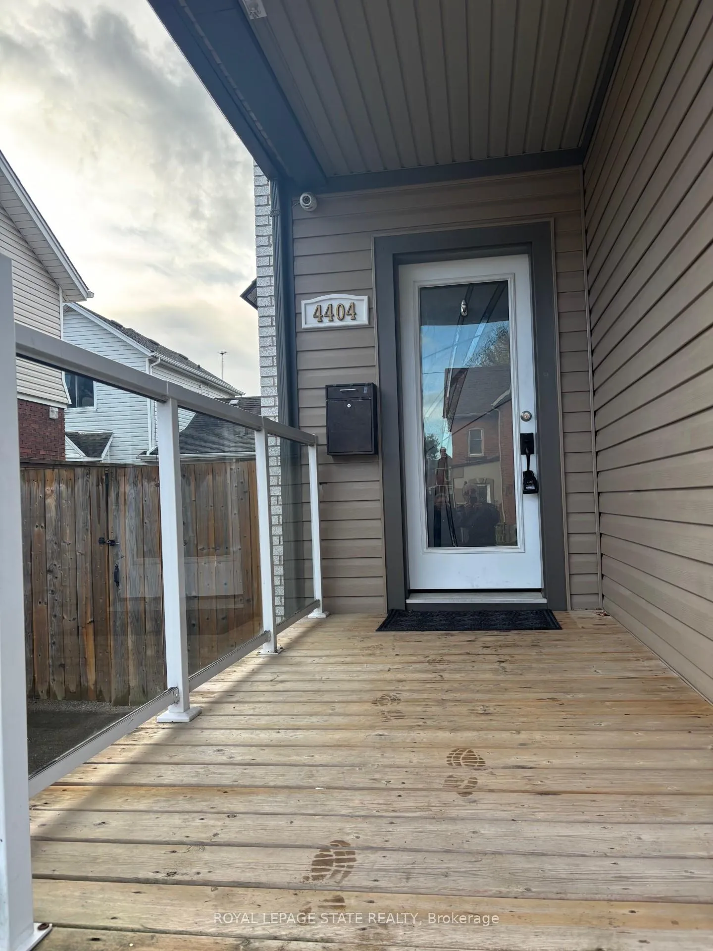 Photo 3 of 4404 Morrison Street, Niagara Falls, Downtown — HOMEH