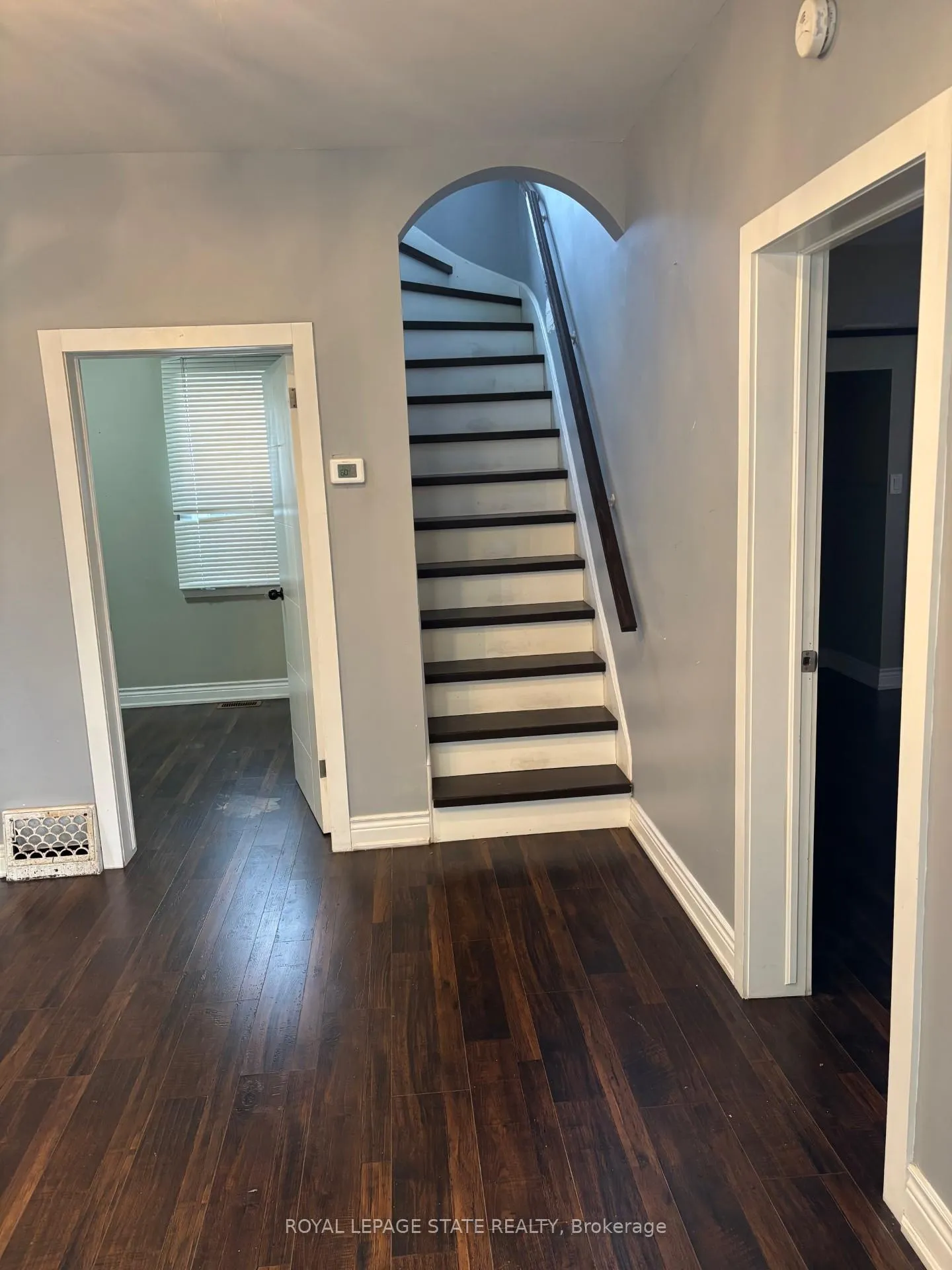 Photo 5 of 4404 Morrison Street, Niagara Falls, Downtown — HOMEH