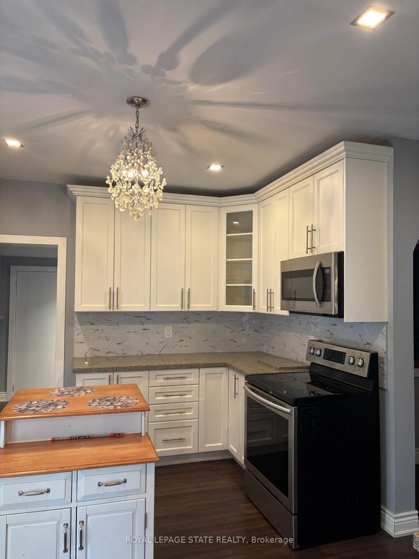 Photo 8 of 4404 Morrison Street, Niagara Falls, Downtown — HOMEH