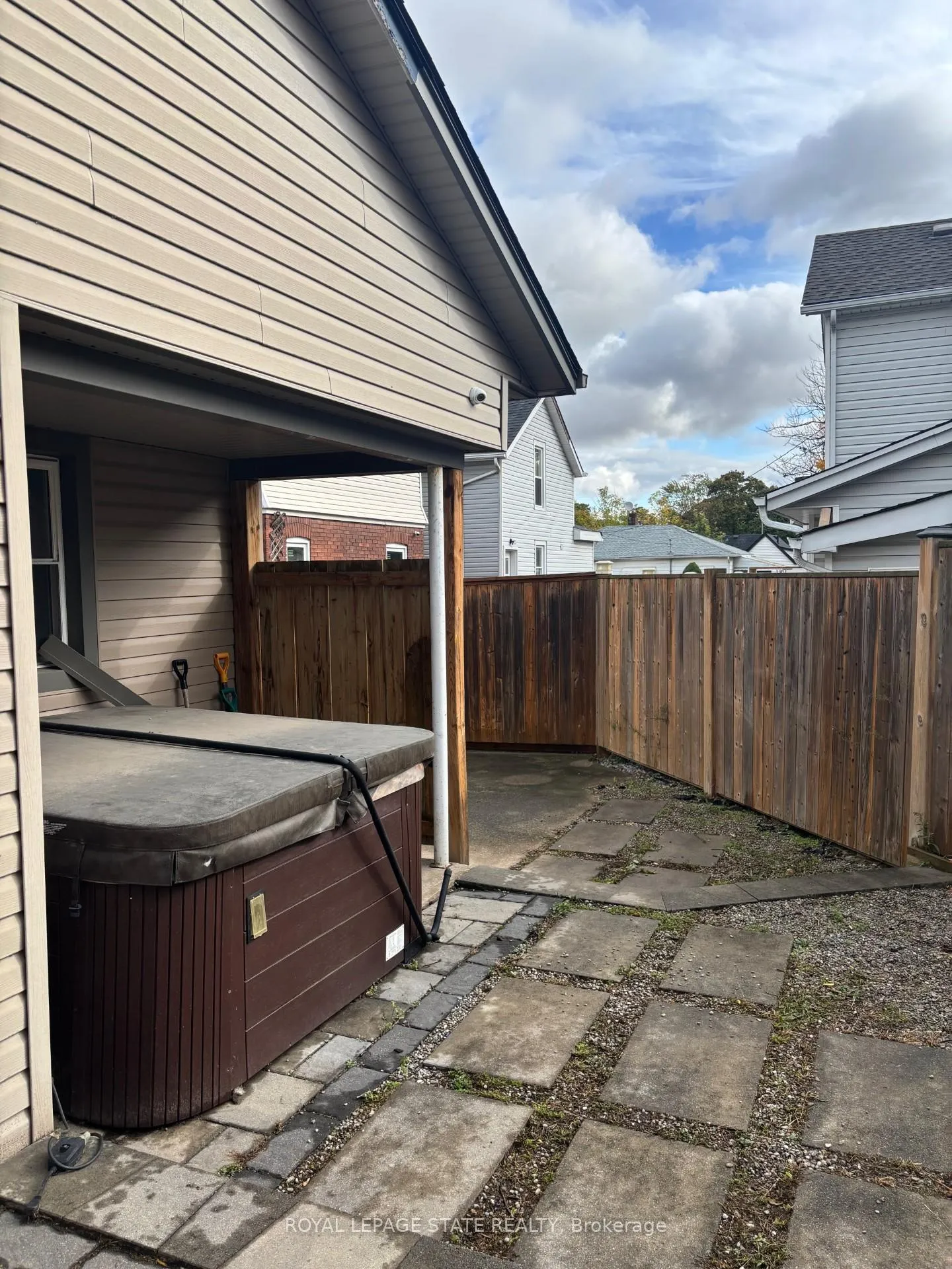 Photo 22 of 4404 Morrison Street, Niagara Falls, Downtown — HOMEH