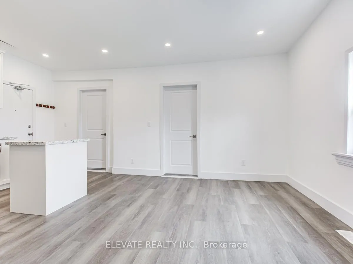 Photo 5 of Unit 2, 228 Oakwood Avenue, Toronto, Oakwood Village — HOMEH