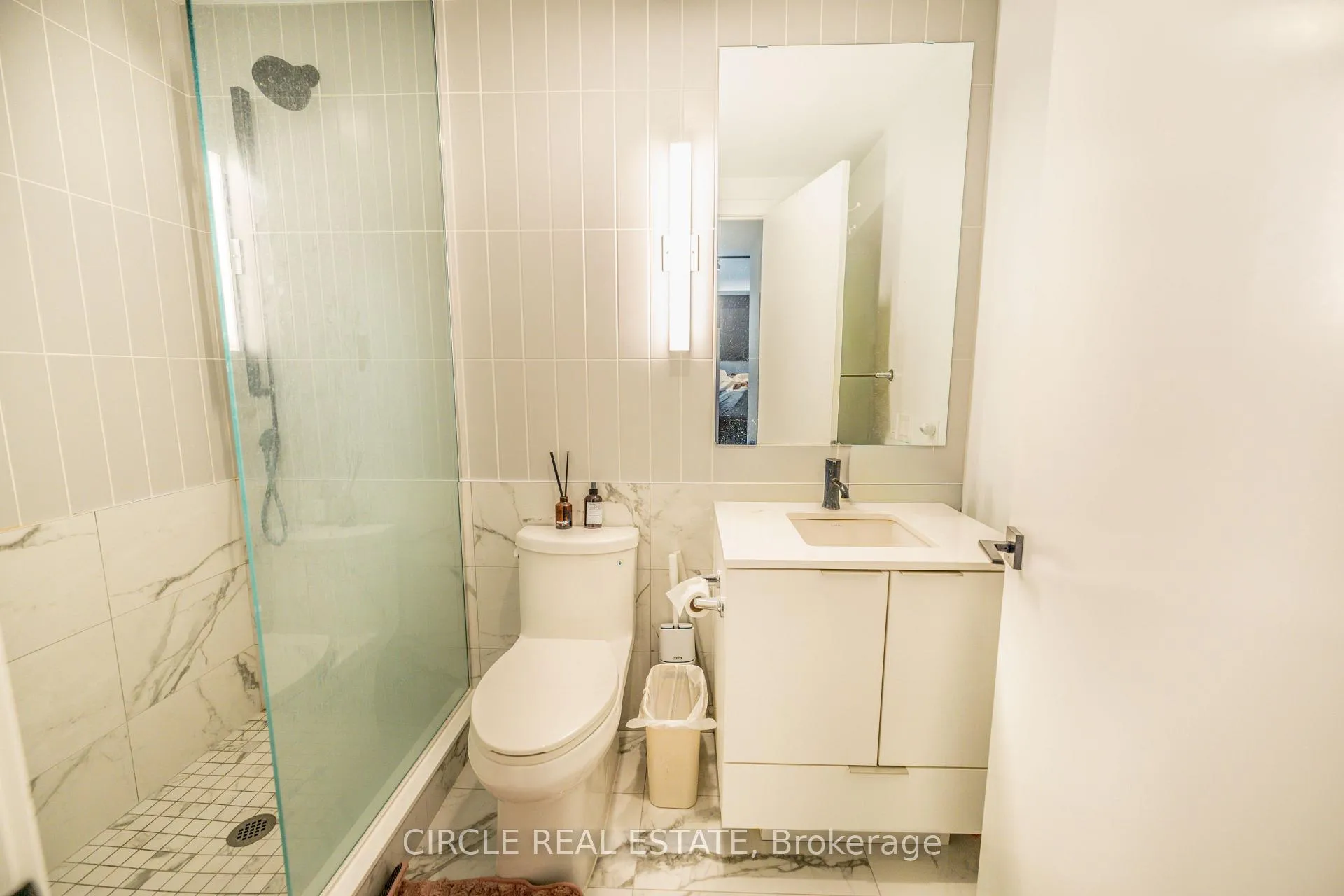 Photo 13 of Unit 2705, 327 King Street W, Toronto, Waterfront Communities — HOMEH