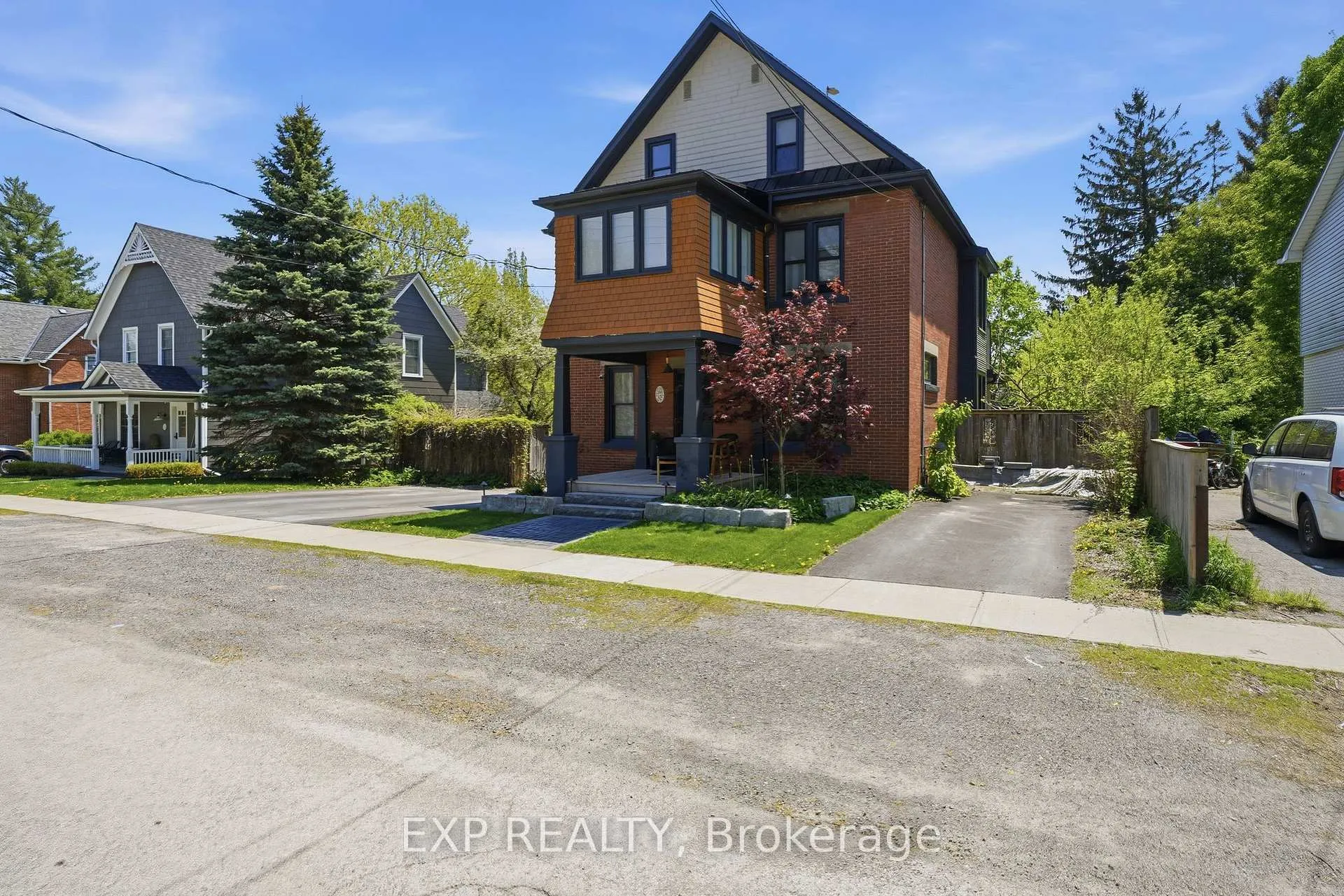 Photo 10 of 16 Barker Street, Prince Edward County, Picton Ward — HOMEH