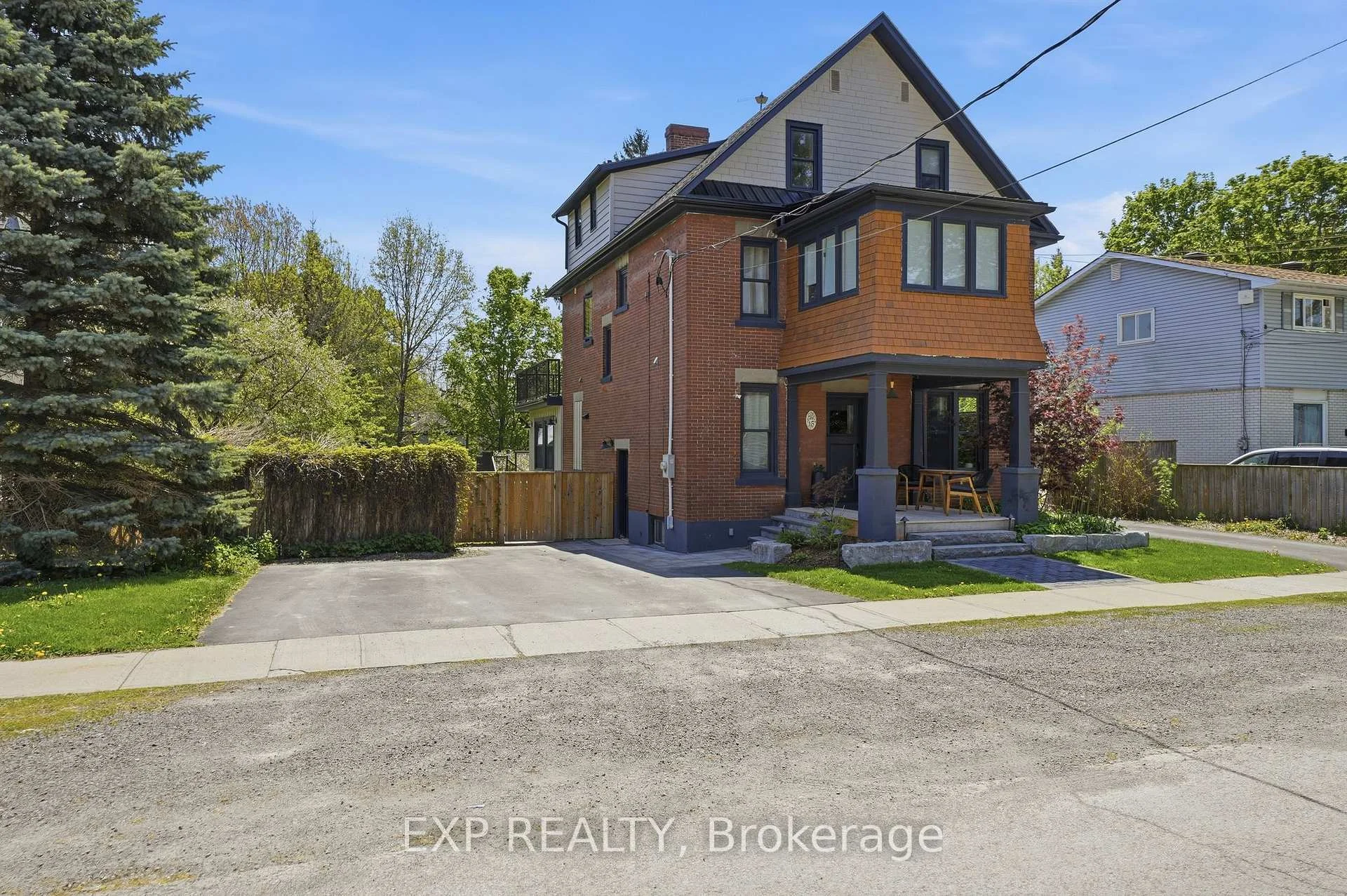 Photo 5 of 16 Barker Street, Prince Edward County, Picton Ward — HOMEH