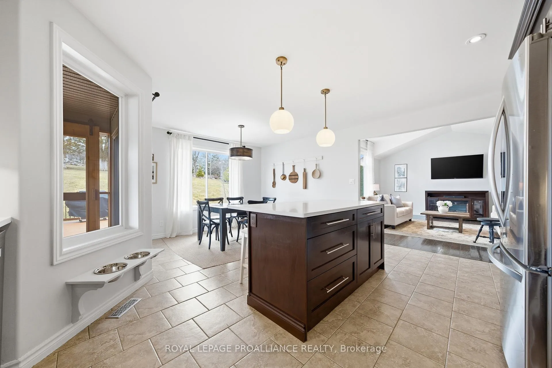 Photo 13 of 42 Windwhisper Drive, Belleville, Thurlow Ward — HOMEH