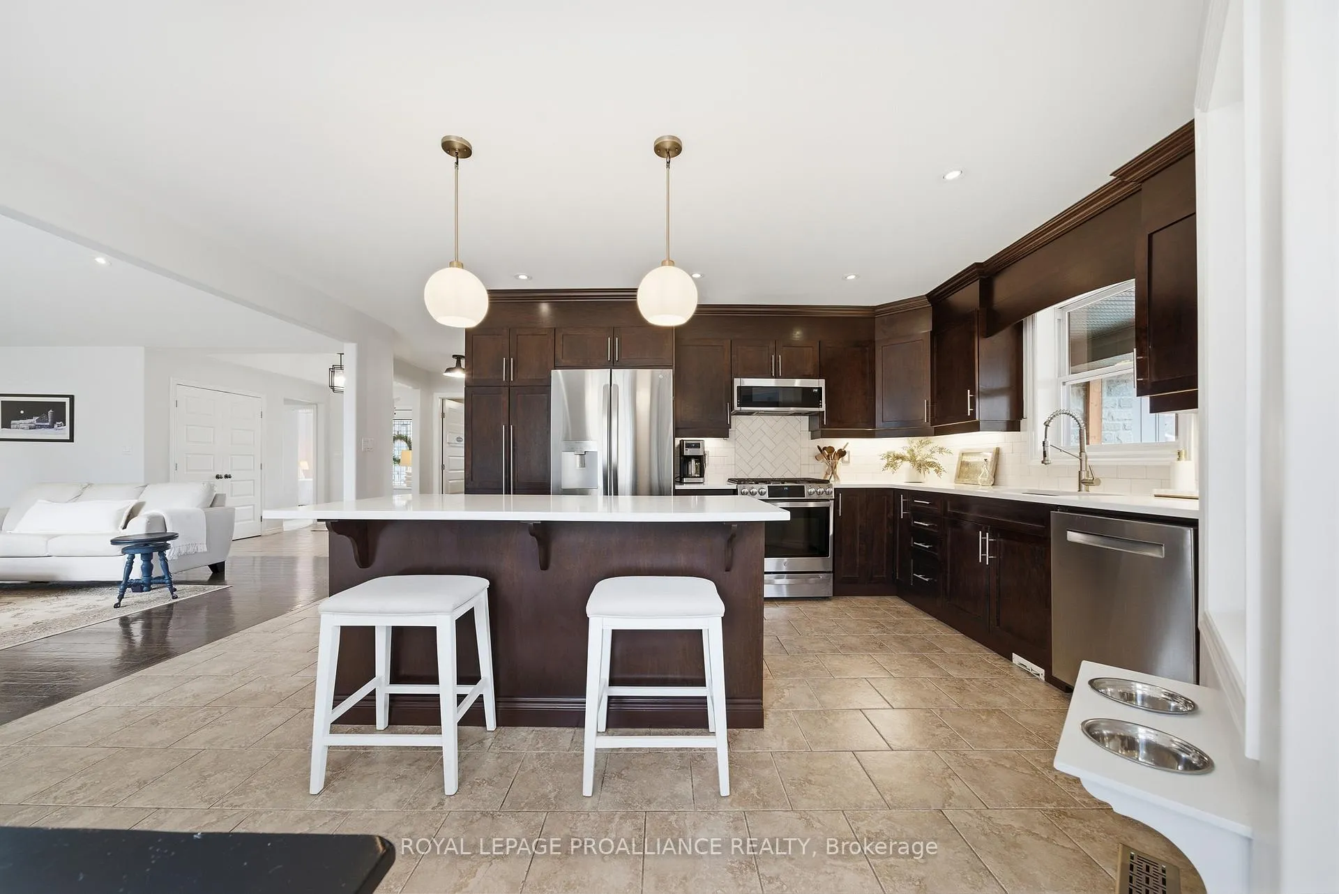 Photo 16 of 42 Windwhisper Drive, Belleville, Thurlow Ward — HOMEH