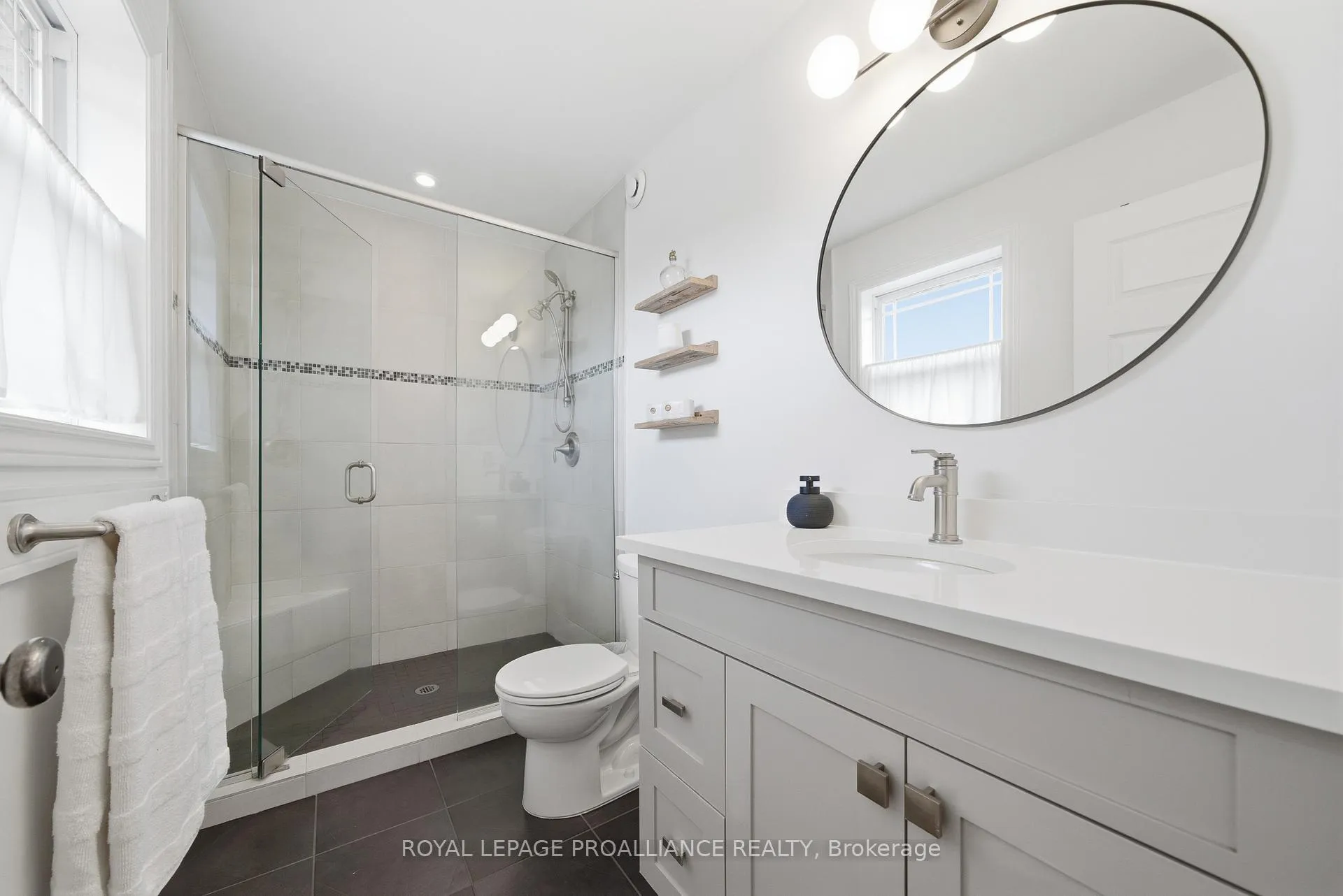 Photo 22 of 42 Windwhisper Drive, Belleville, Thurlow Ward — HOMEH