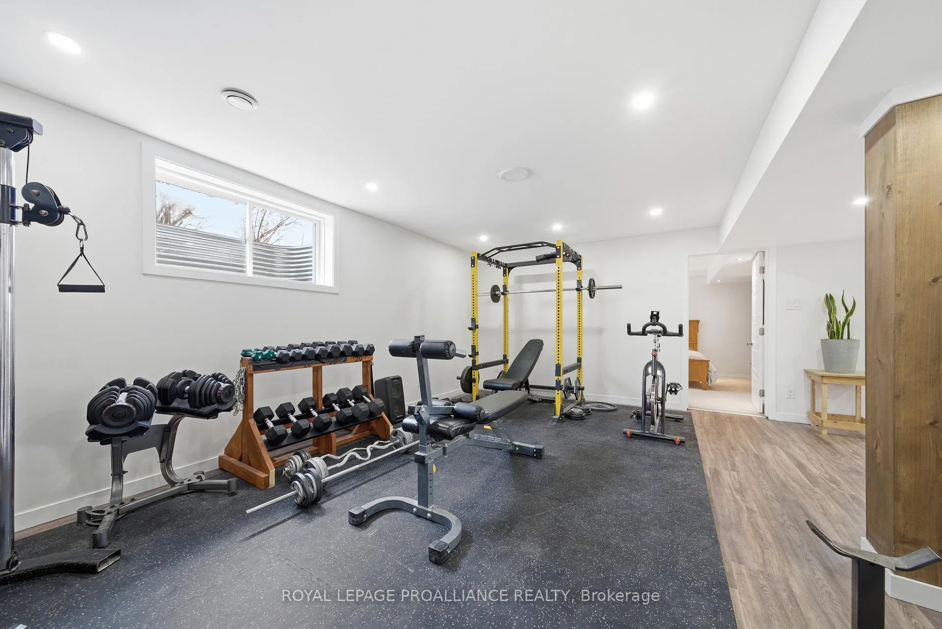 Photo 32 of 42 Windwhisper Drive, Belleville, Thurlow Ward — HOMEH
