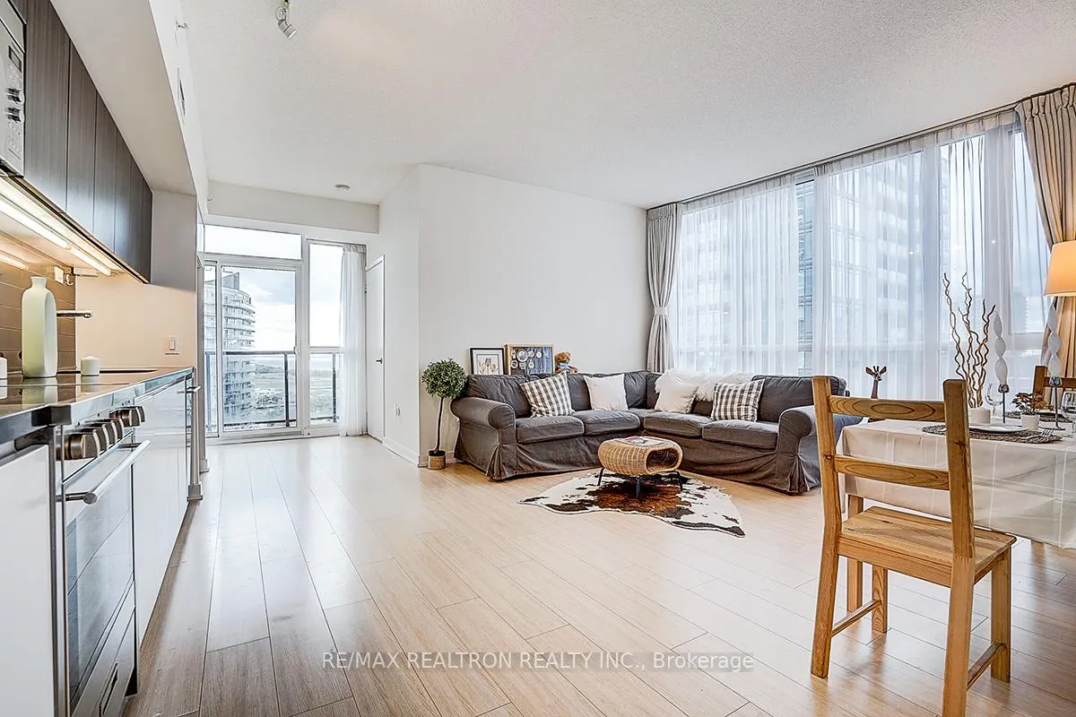 Photo 8 of Unit 2606, 85 Queens Wharf Road, Toronto, Waterfront Communities — HOMEH