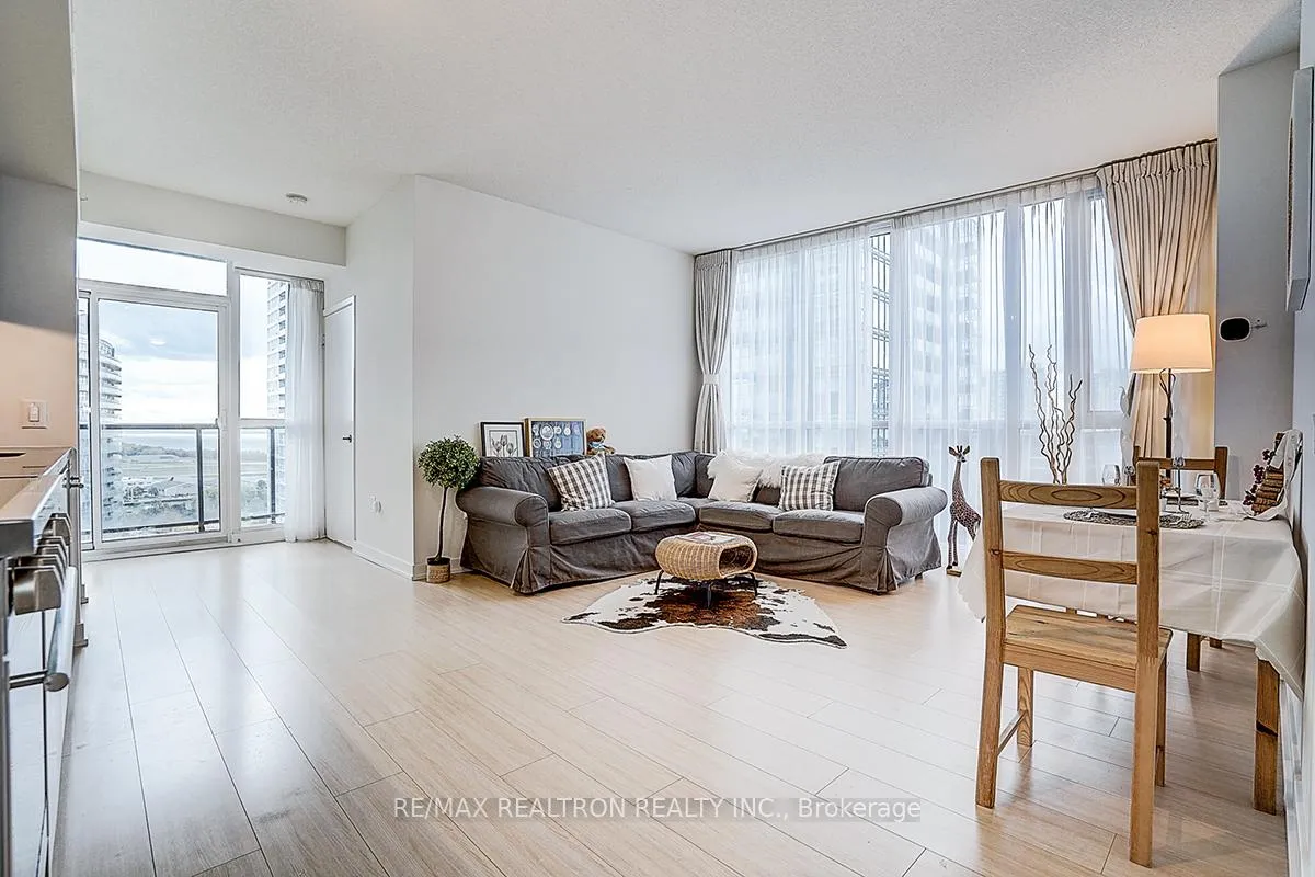 Photo 9 of Unit 2606, 85 Queens Wharf Road, Toronto, Waterfront Communities — HOMEH
