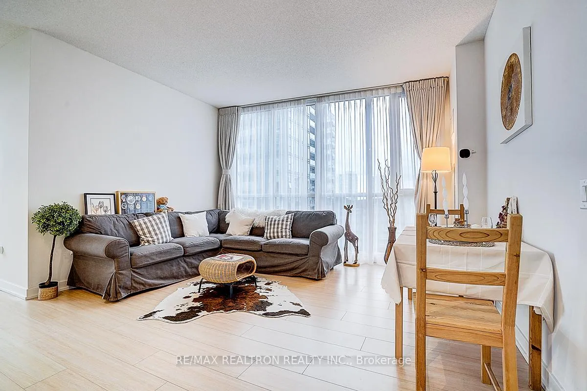 Photo 10 of Unit 2606, 85 Queens Wharf Road, Toronto, Waterfront Communities — HOMEH
