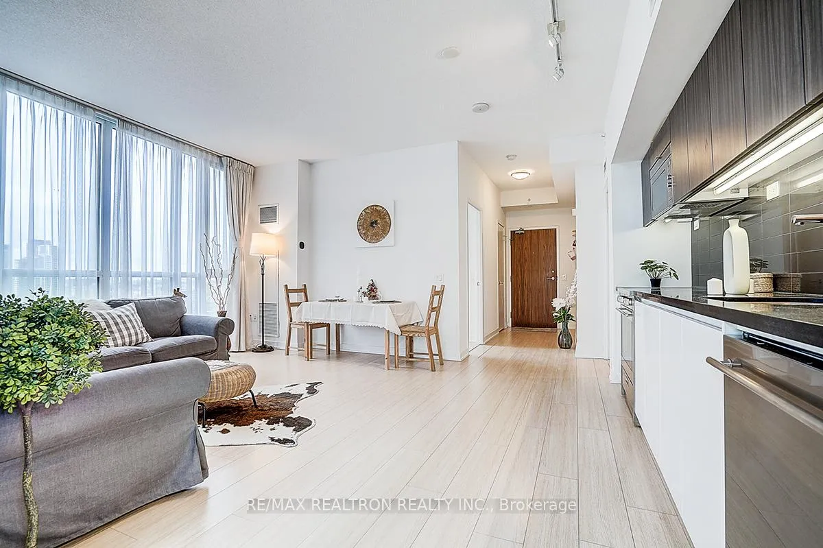 Photo 12 of Unit 2606, 85 Queens Wharf Road, Toronto, Waterfront Communities — HOMEH