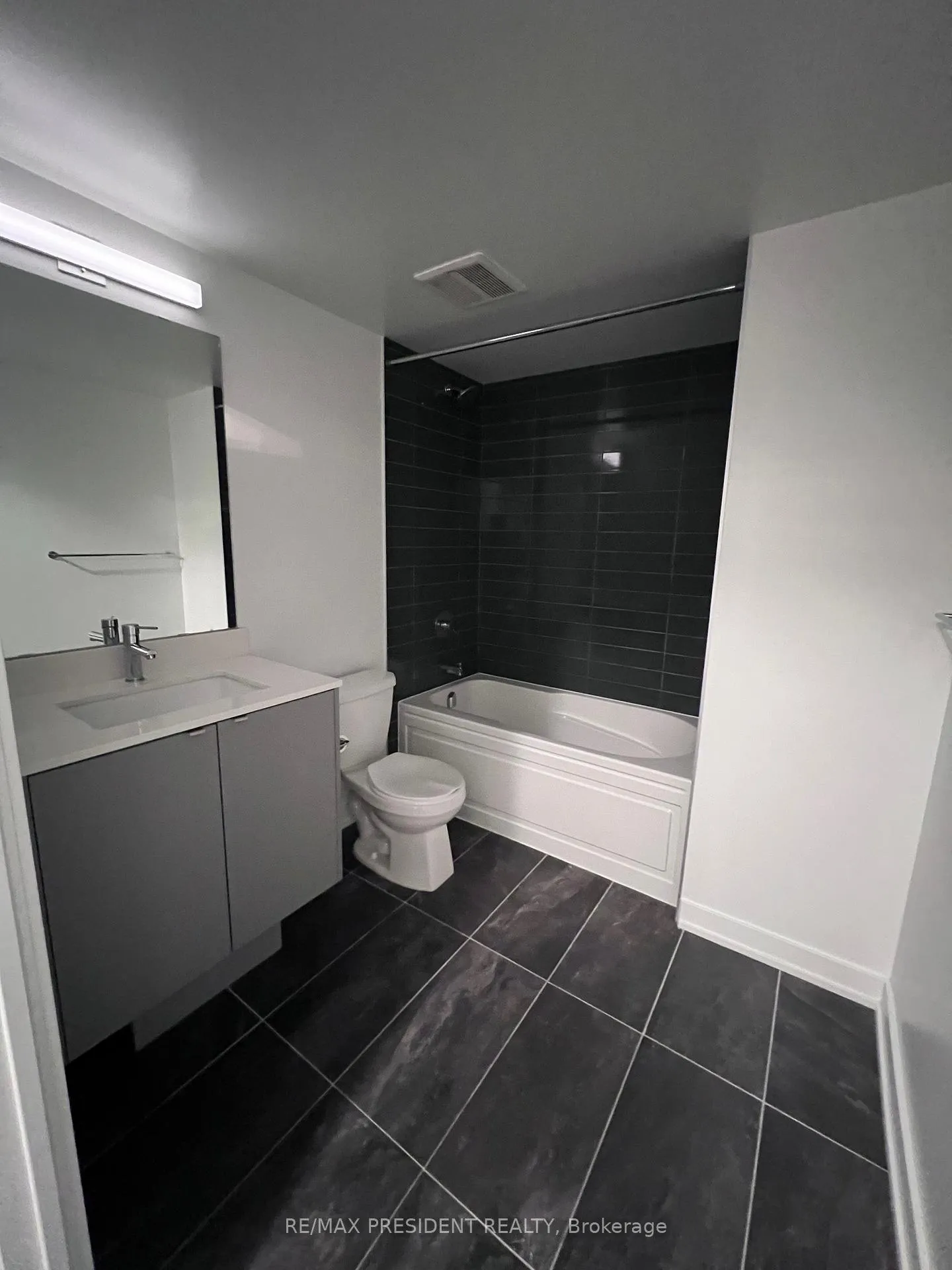 Photo 12 of Unit 310, 3210 Dakota Common, Burlington, Alton — HOMEH