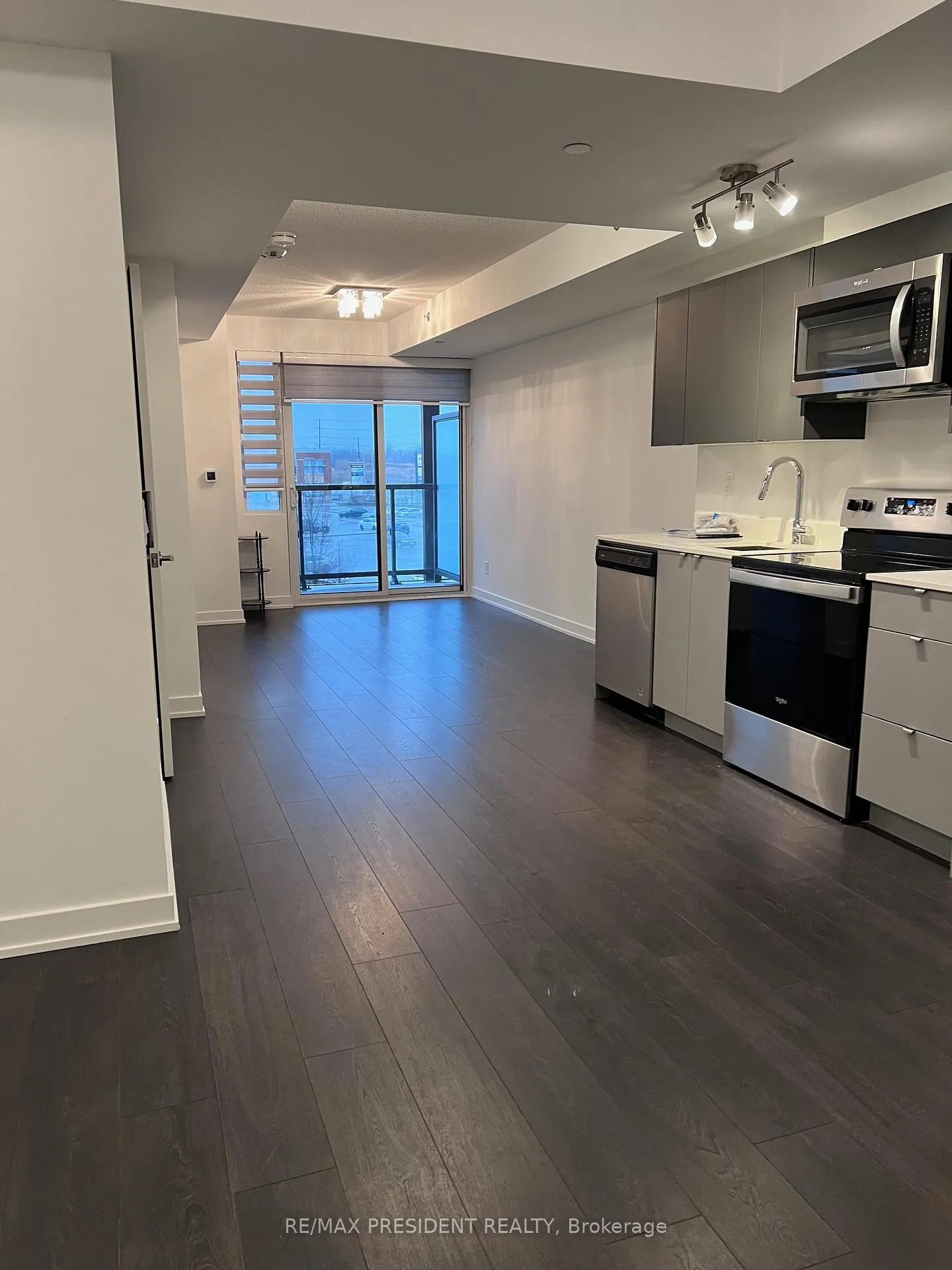 Photo 18 of Unit 310, 3210 Dakota Common, Burlington, Alton — HOMEH