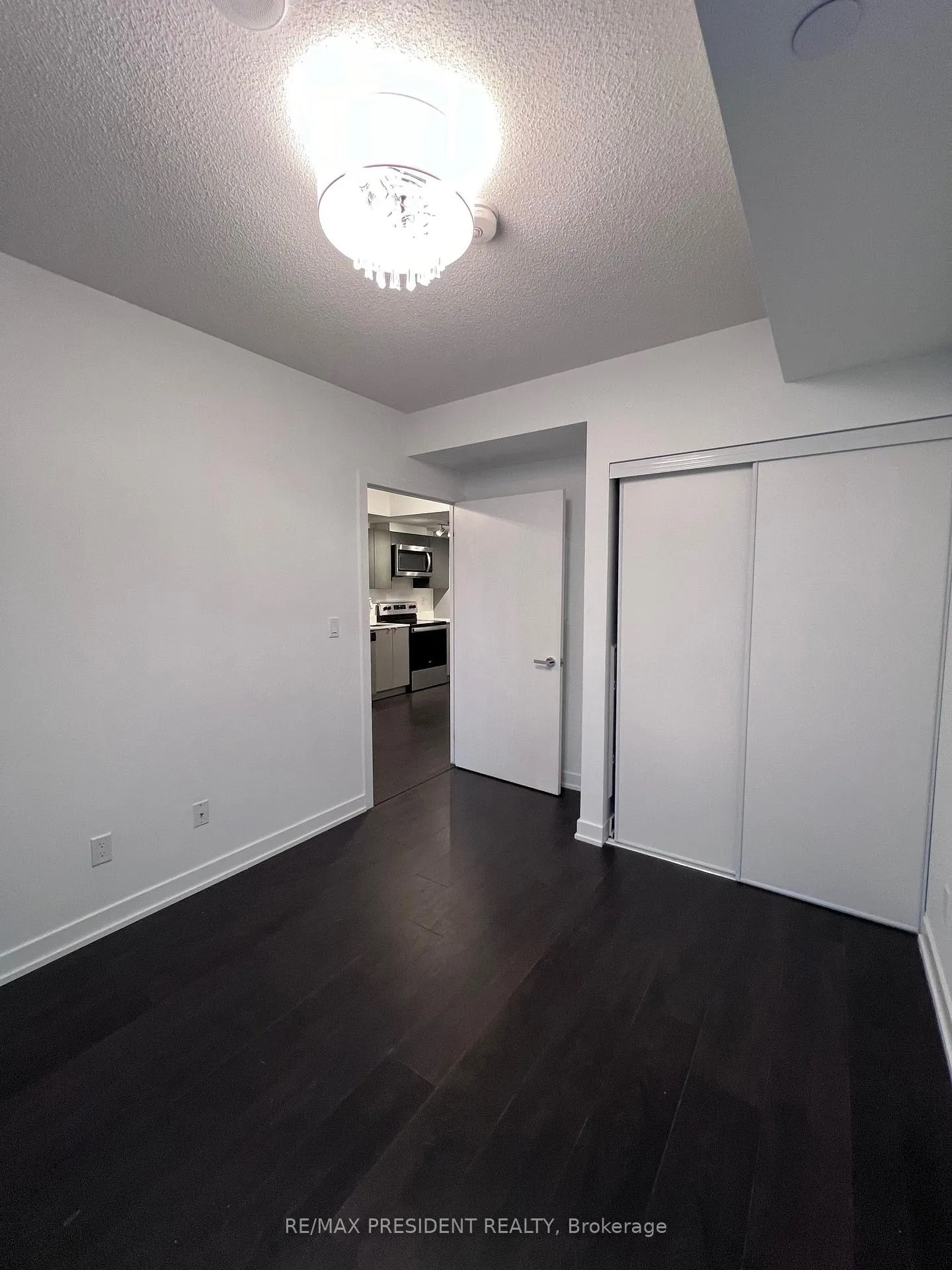 Photo 19 of Unit 310, 3210 Dakota Common, Burlington, Alton — HOMEH