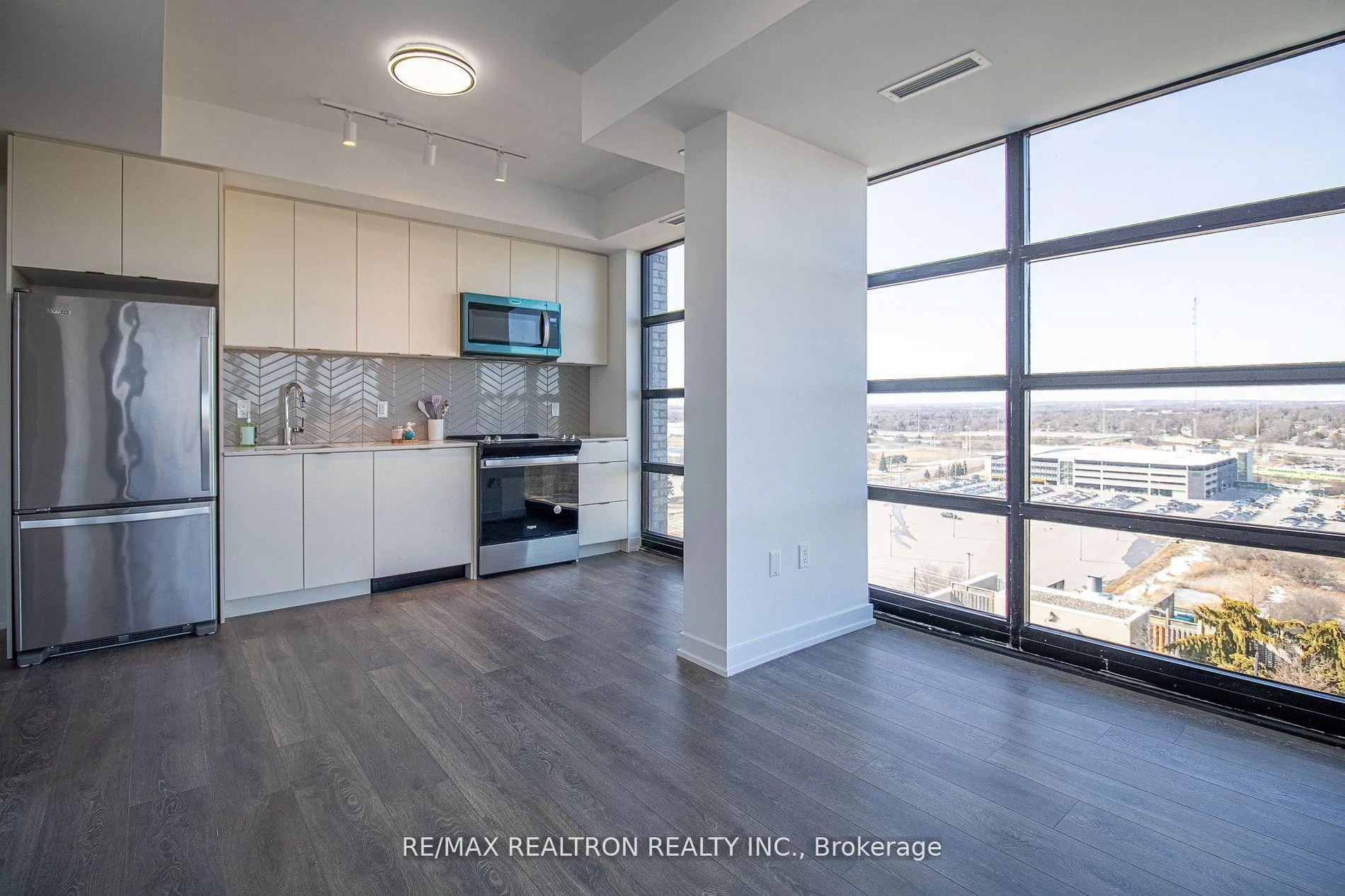 Photo 7 of Unit 1402, 1606 Charles Street, Whitby, Port Whitby — HOMEH