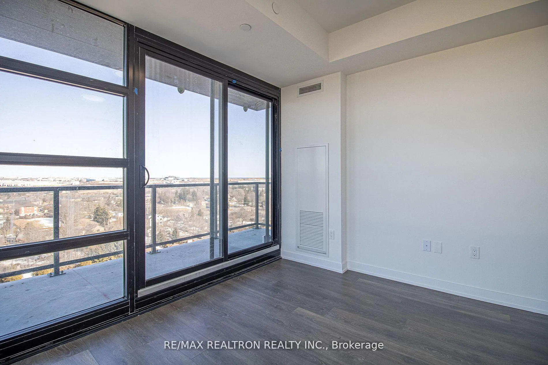 Photo 16 of Unit 1402, 1606 Charles Street, Whitby, Port Whitby — HOMEH