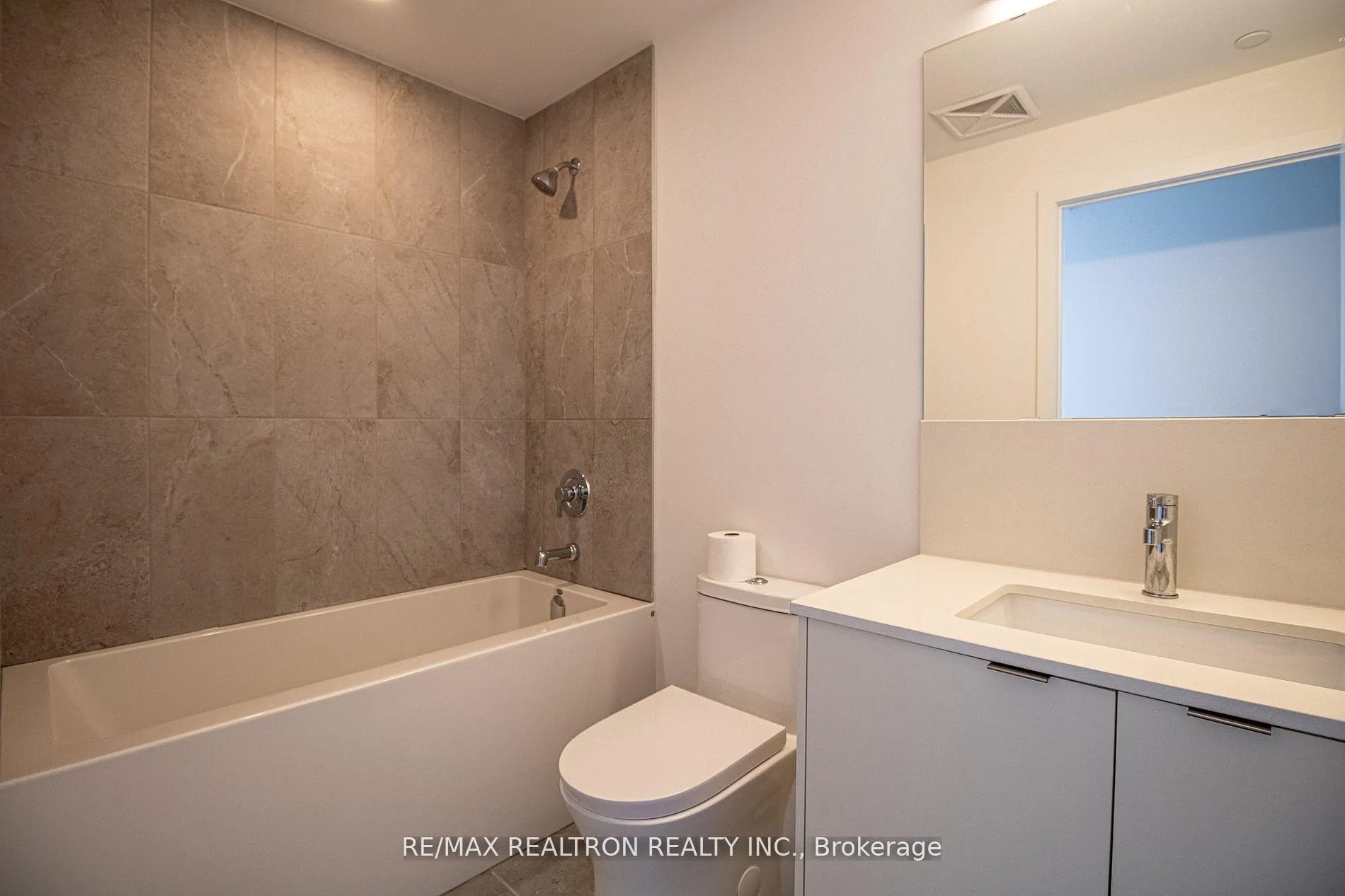 Photo 19 of Unit 1402, 1606 Charles Street, Whitby, Port Whitby — HOMEH