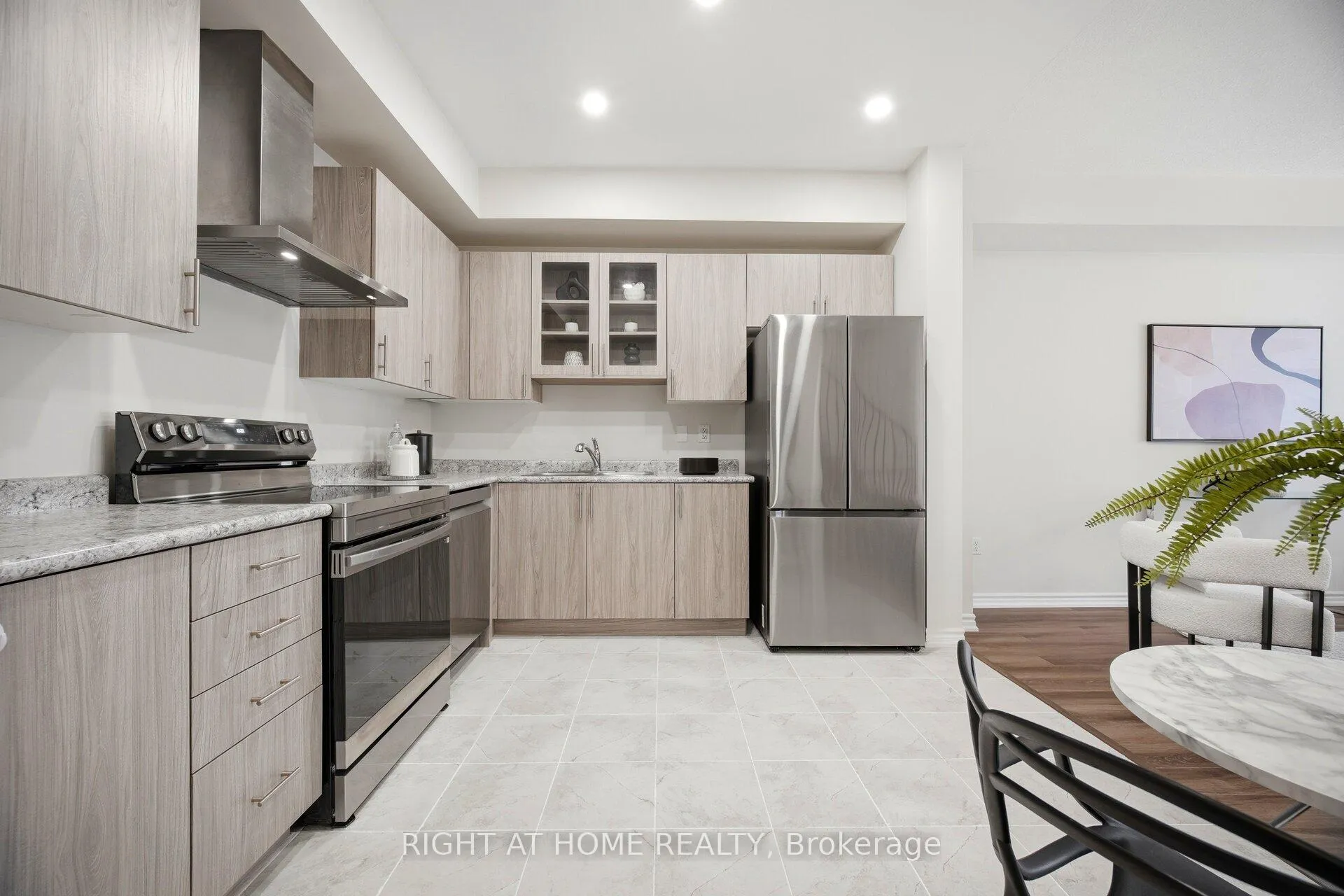 Photo 12 of Unit 22, 88 Decorso Drive, Guelph, Kortright East — HOMEH