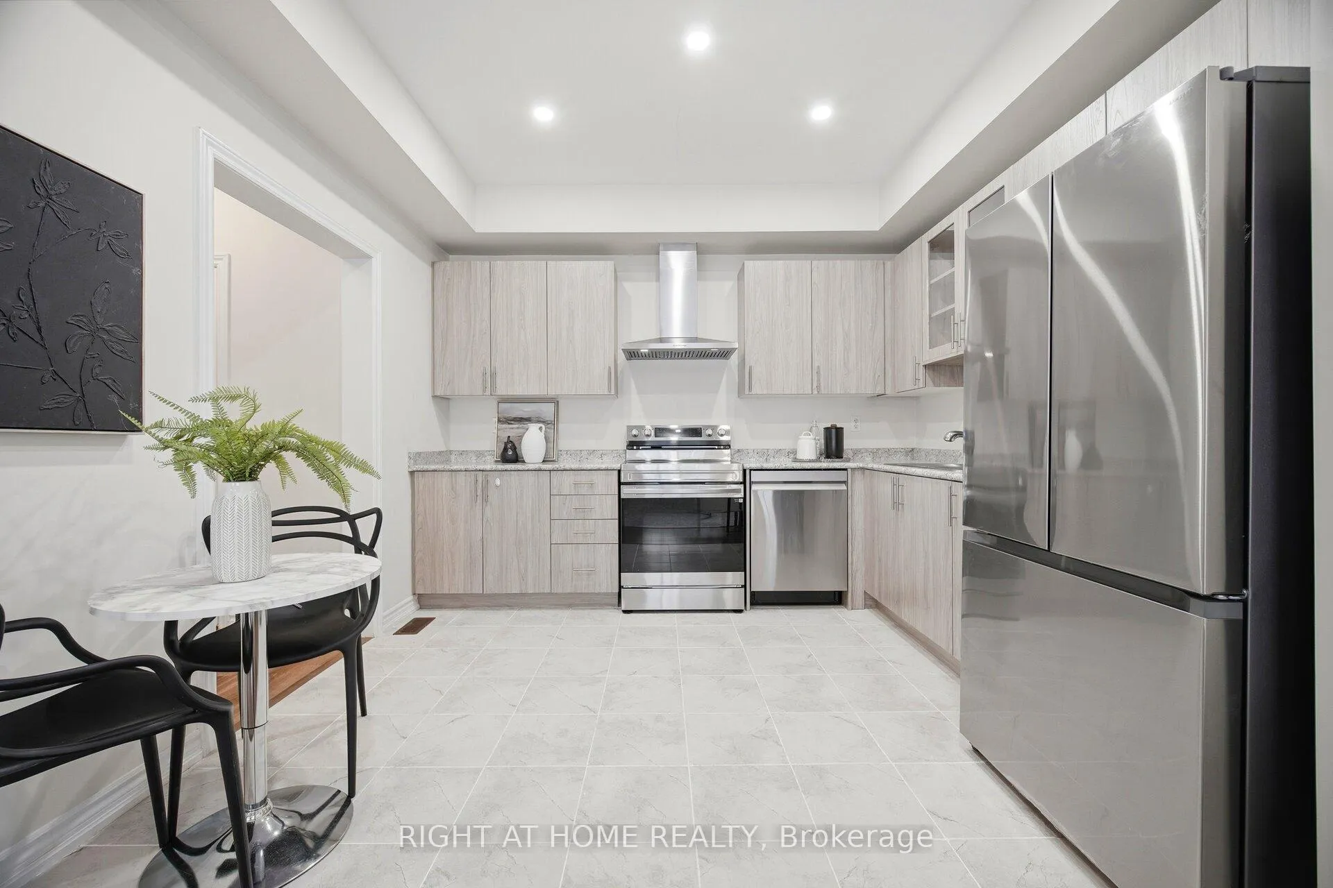 Photo 14 of Unit 22, 88 Decorso Drive, Guelph, Kortright East — HOMEH