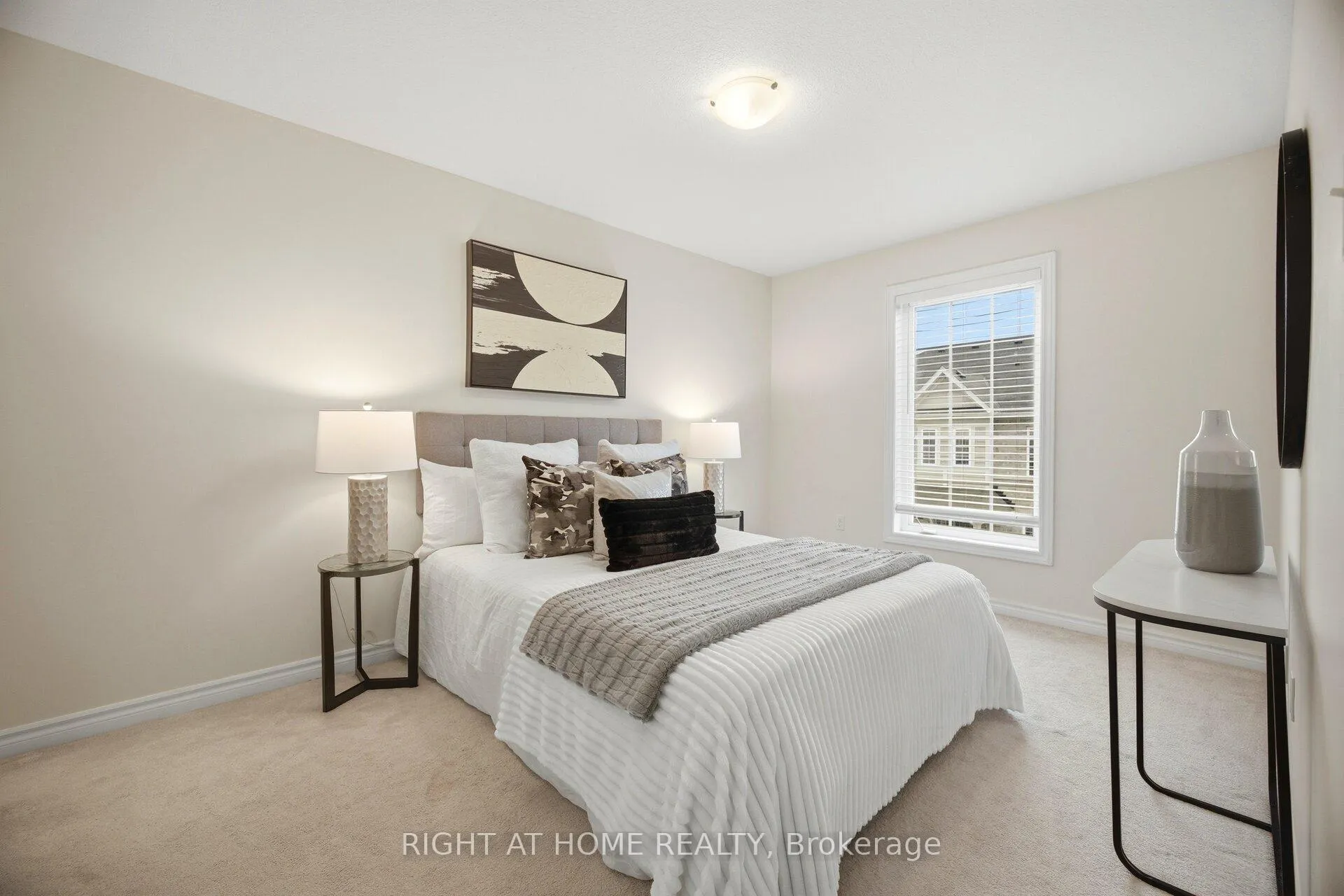 Photo 31 of Unit 22, 88 Decorso Drive, Guelph, Kortright East — HOMEH