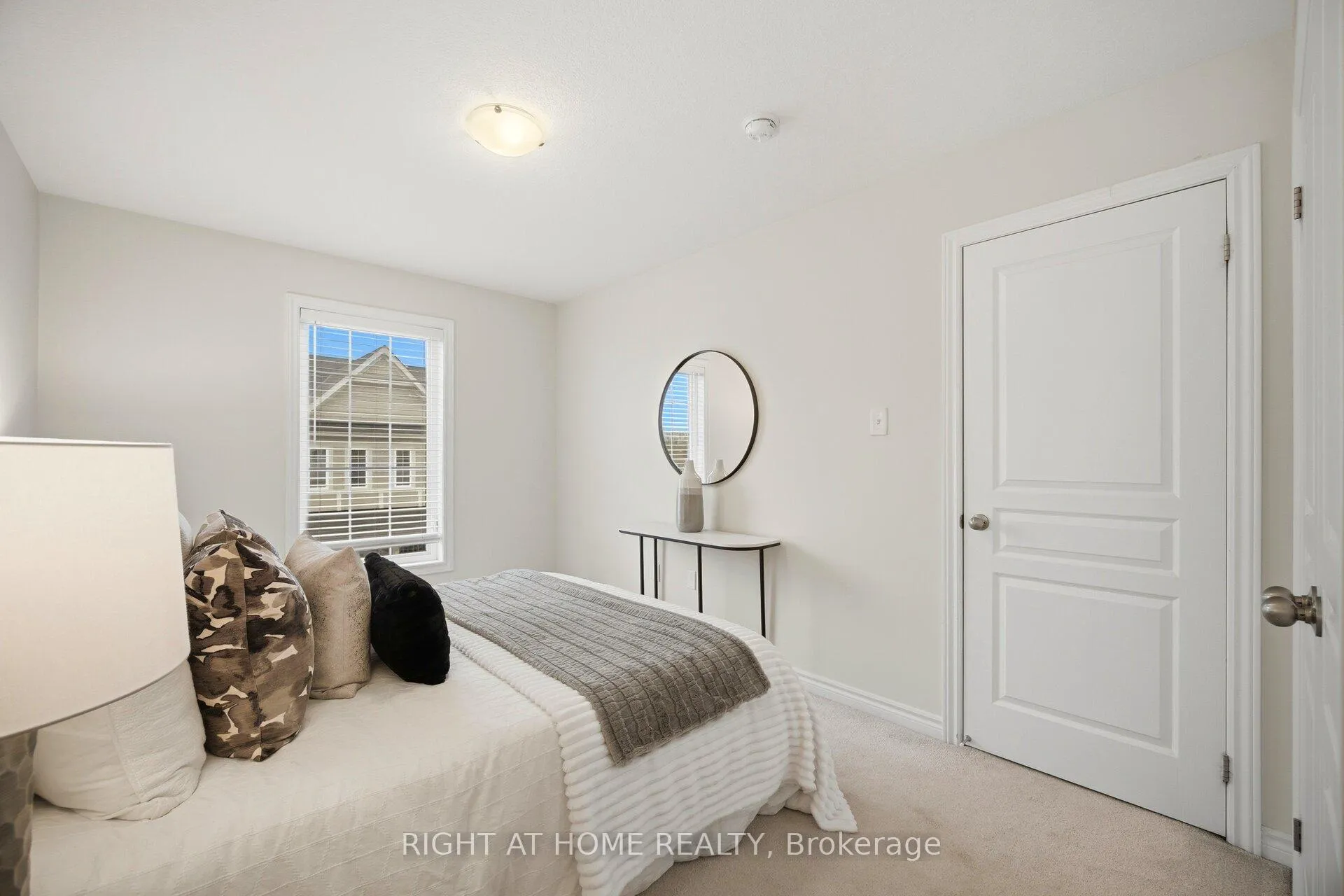 Photo 32 of Unit 22, 88 Decorso Drive, Guelph, Kortright East — HOMEH