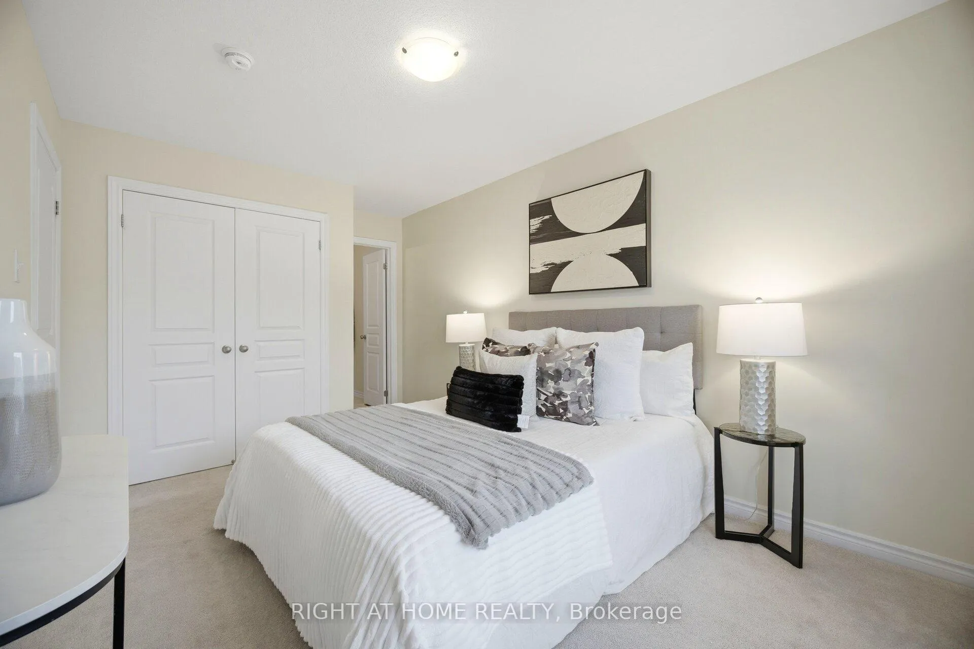 Photo 33 of Unit 22, 88 Decorso Drive, Guelph, Kortright East — HOMEH