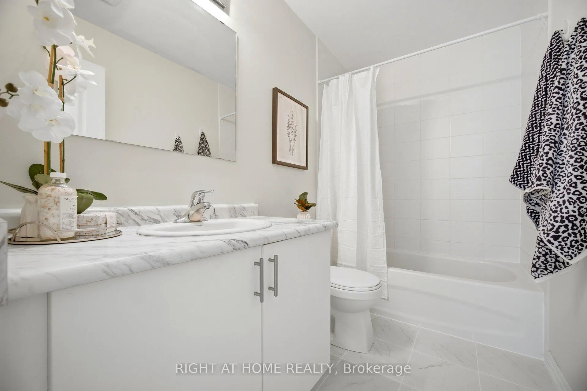 Photo 34 of Unit 22, 88 Decorso Drive, Guelph, Kortright East — HOMEH