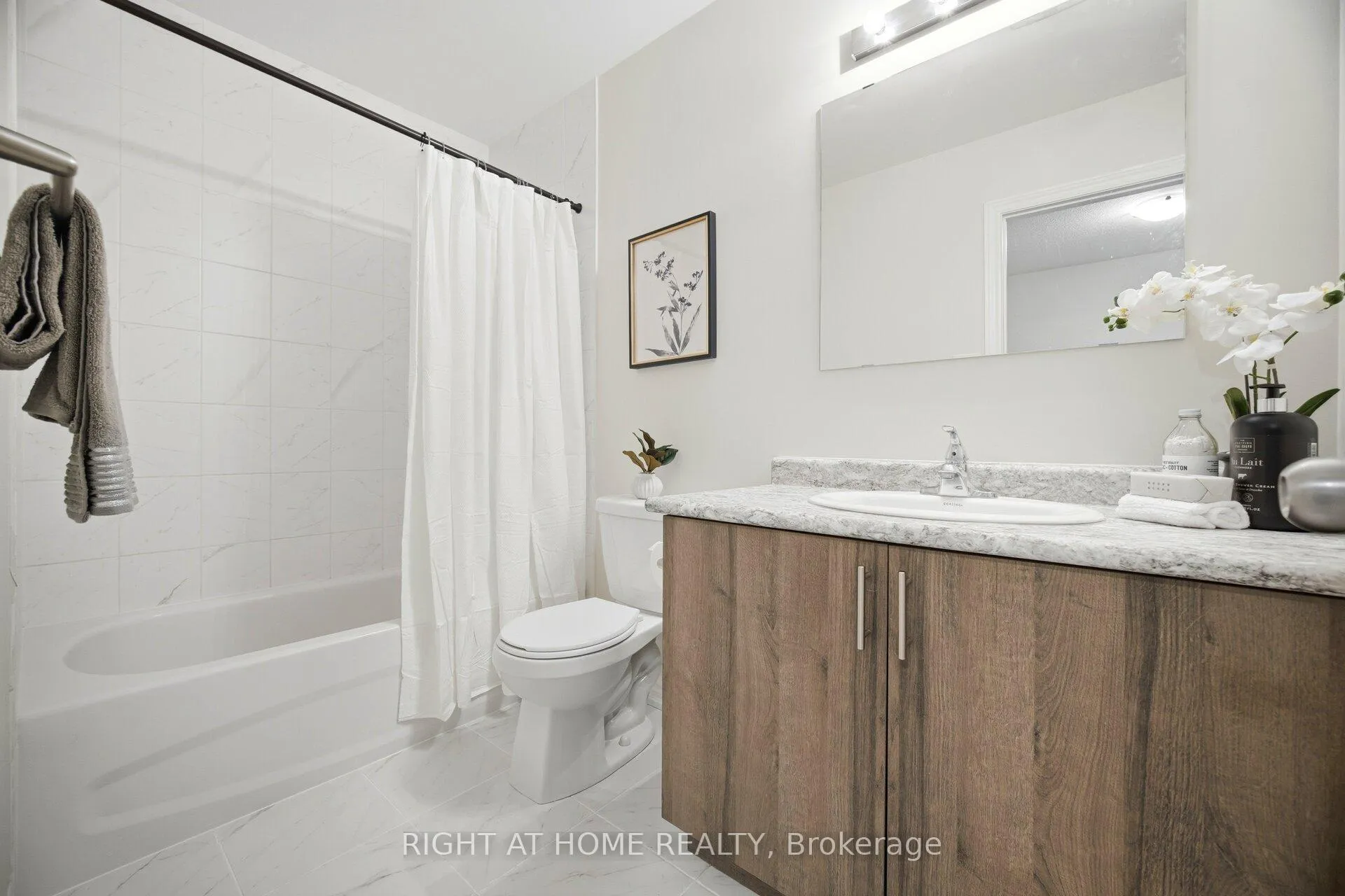 Photo 37 of Unit 22, 88 Decorso Drive, Guelph, Kortright East — HOMEH