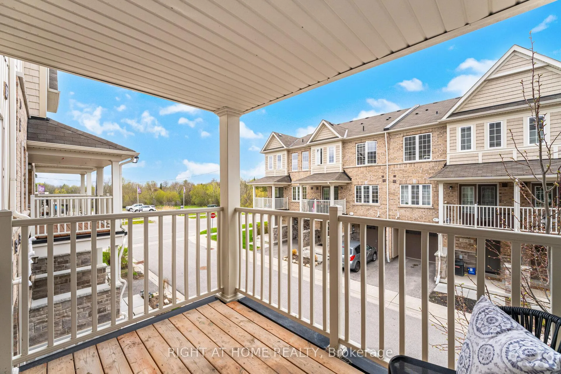 Photo 41 of Unit 22, 88 Decorso Drive, Guelph, Kortright East — HOMEH