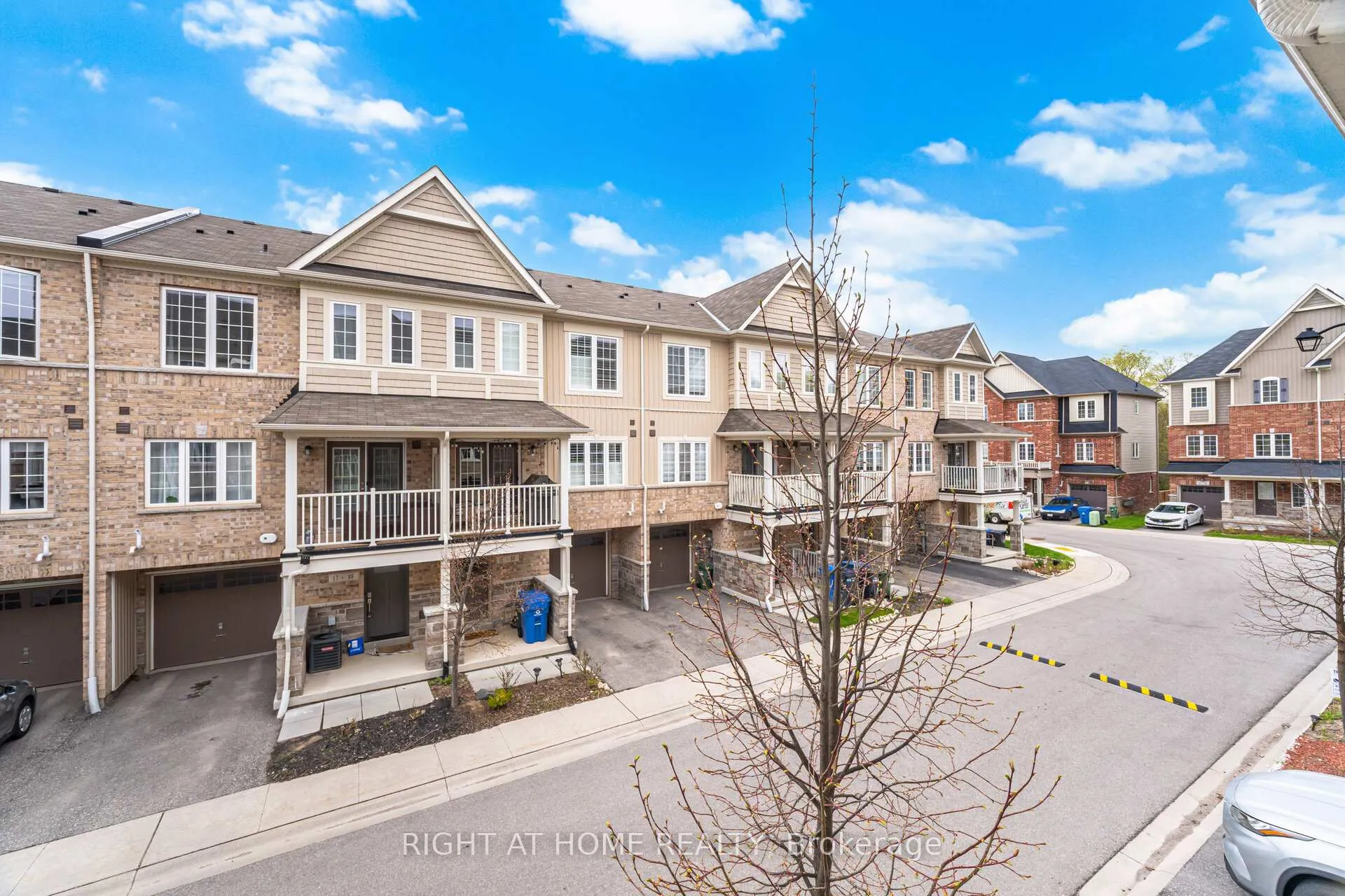 Photo 43 of Unit 22, 88 Decorso Drive, Guelph, Kortright East — HOMEH