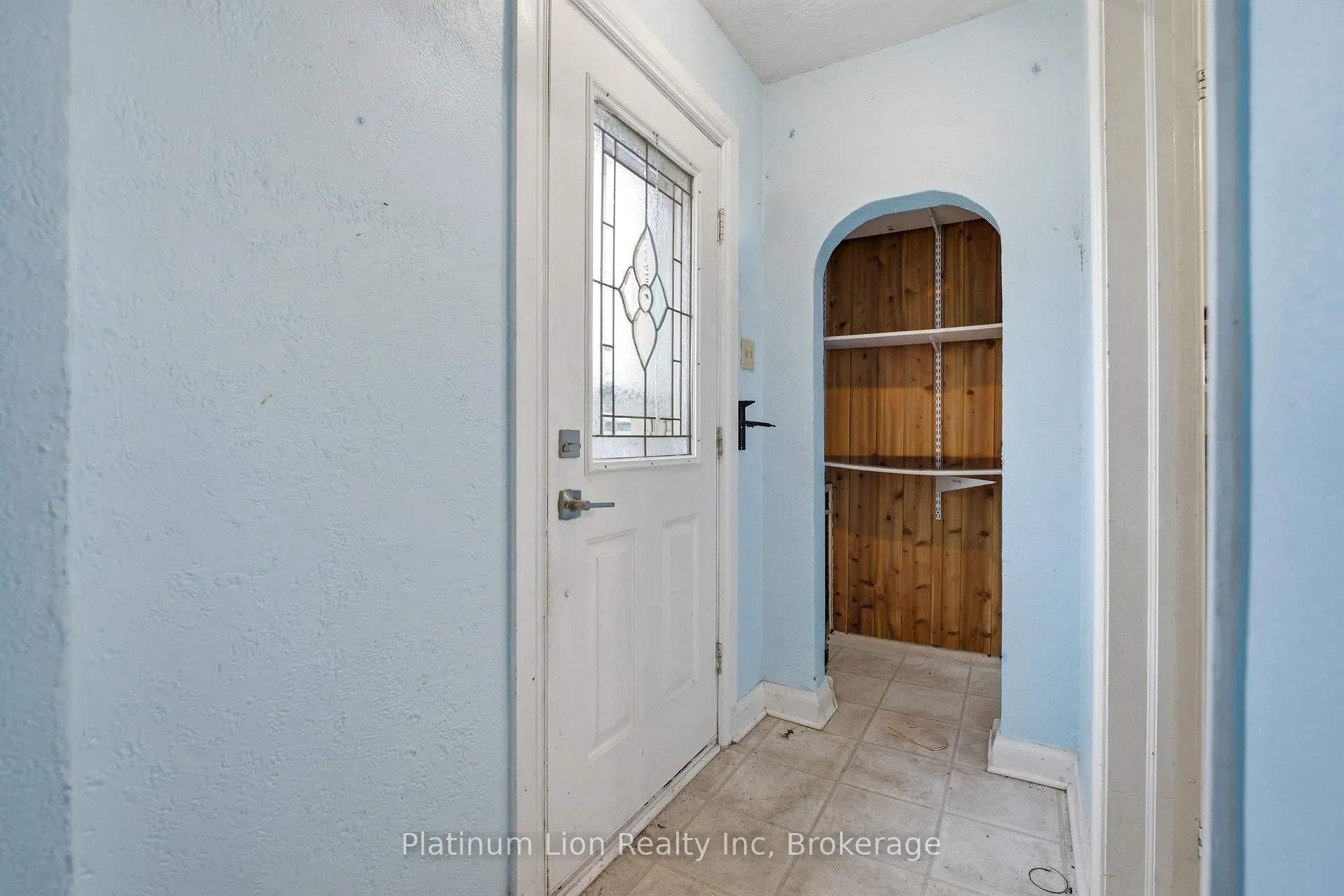 Photo 3 of 609 Guelph Street, Kitchener — HOMEH