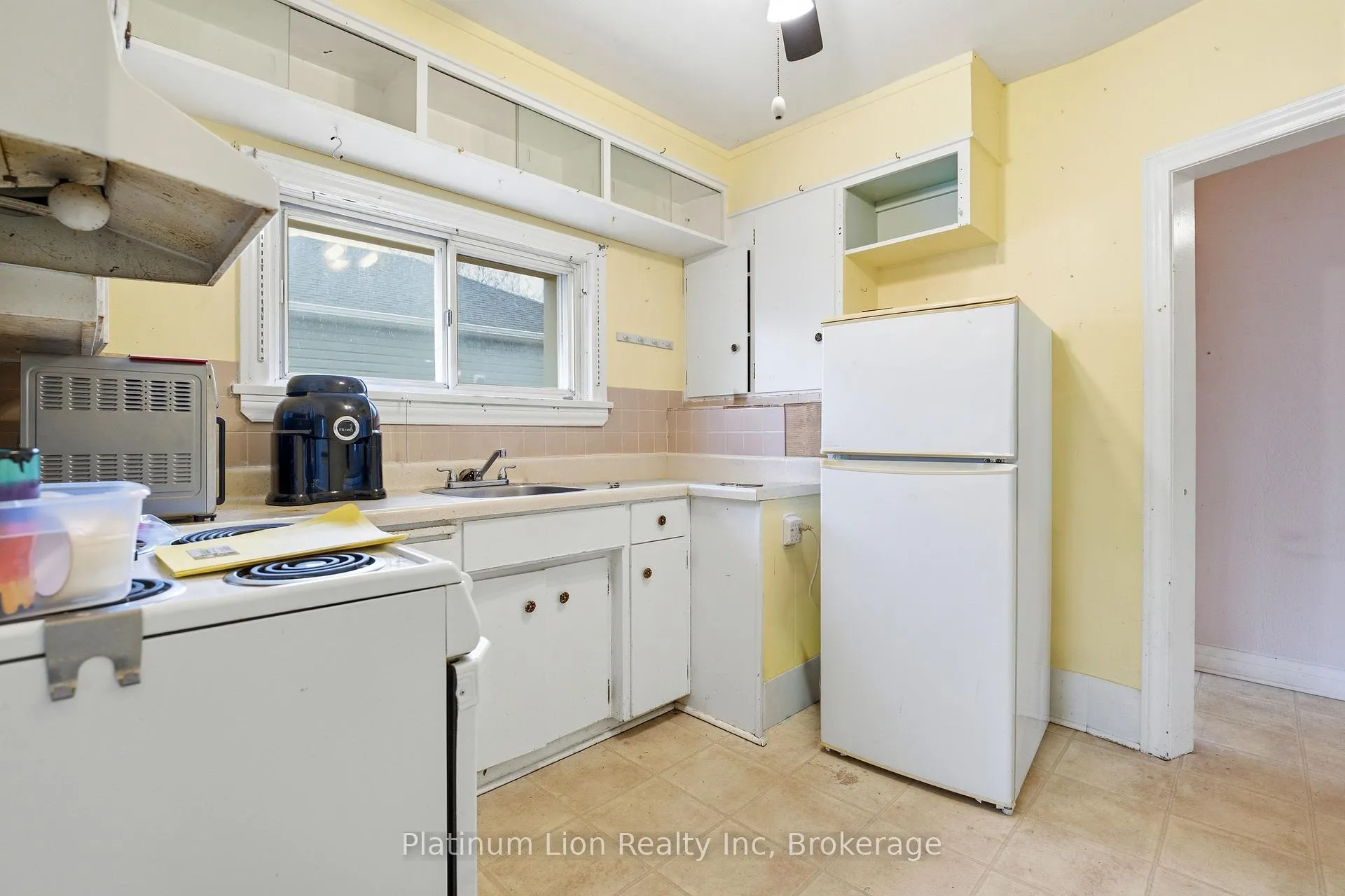 Photo 4 of 609 Guelph Street, Kitchener — HOMEH