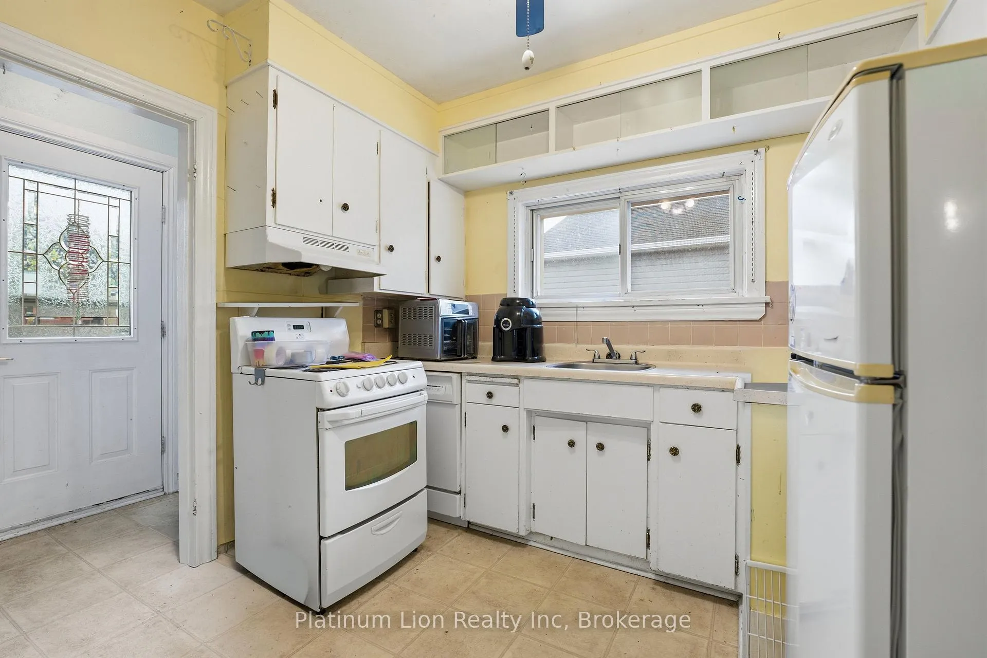 Photo 5 of 609 Guelph Street, Kitchener — HOMEH