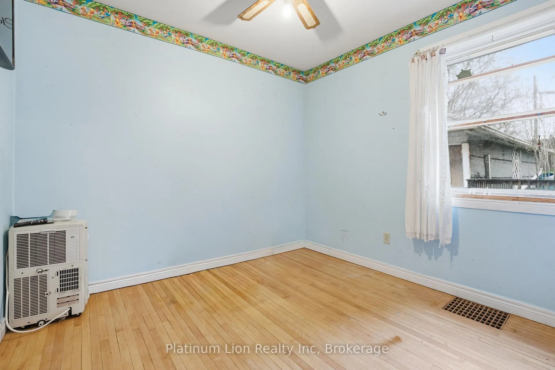 Photo 13 of 609 Guelph Street, Kitchener — HOMEH