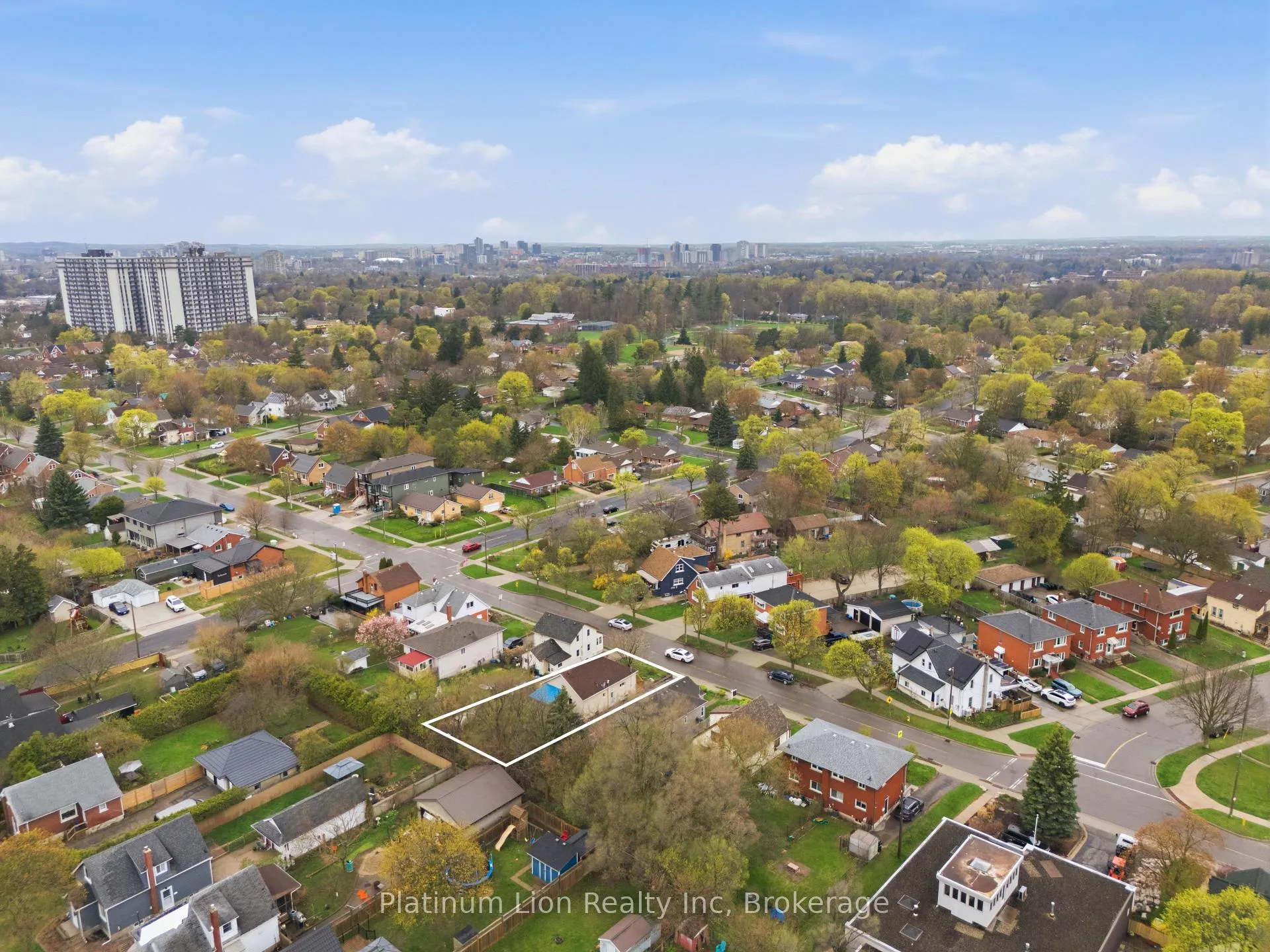 Photo 34 of 609 Guelph Street, Kitchener — HOMEH